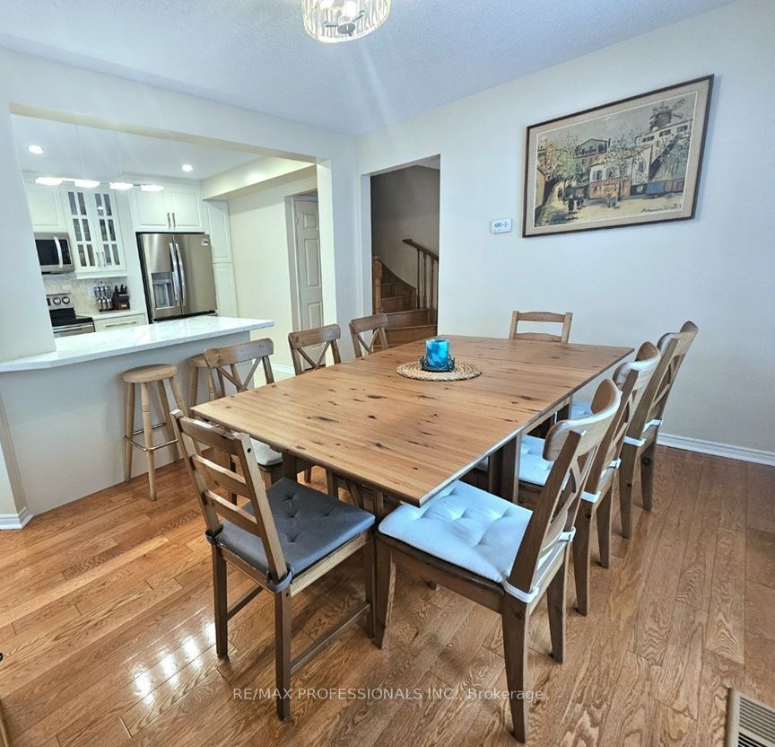 500 Silverthorne Crescent 1 Property Photo 17