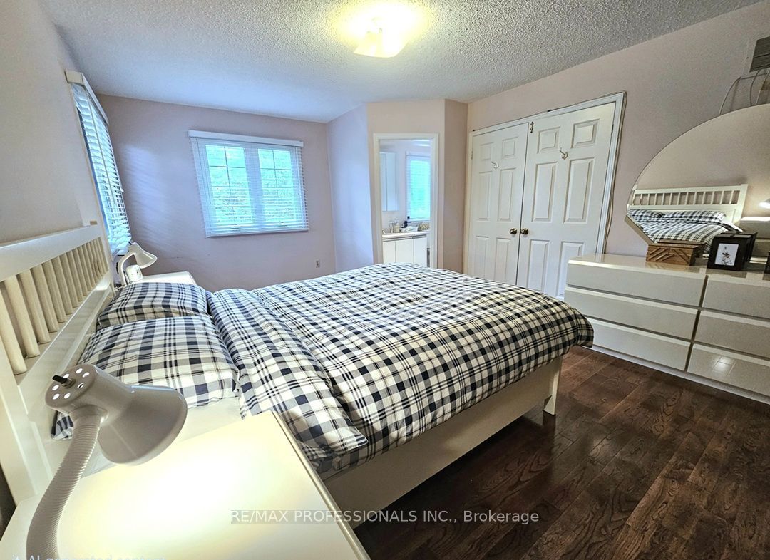 500 Silverthorne Crescent 1 Property Photo 25