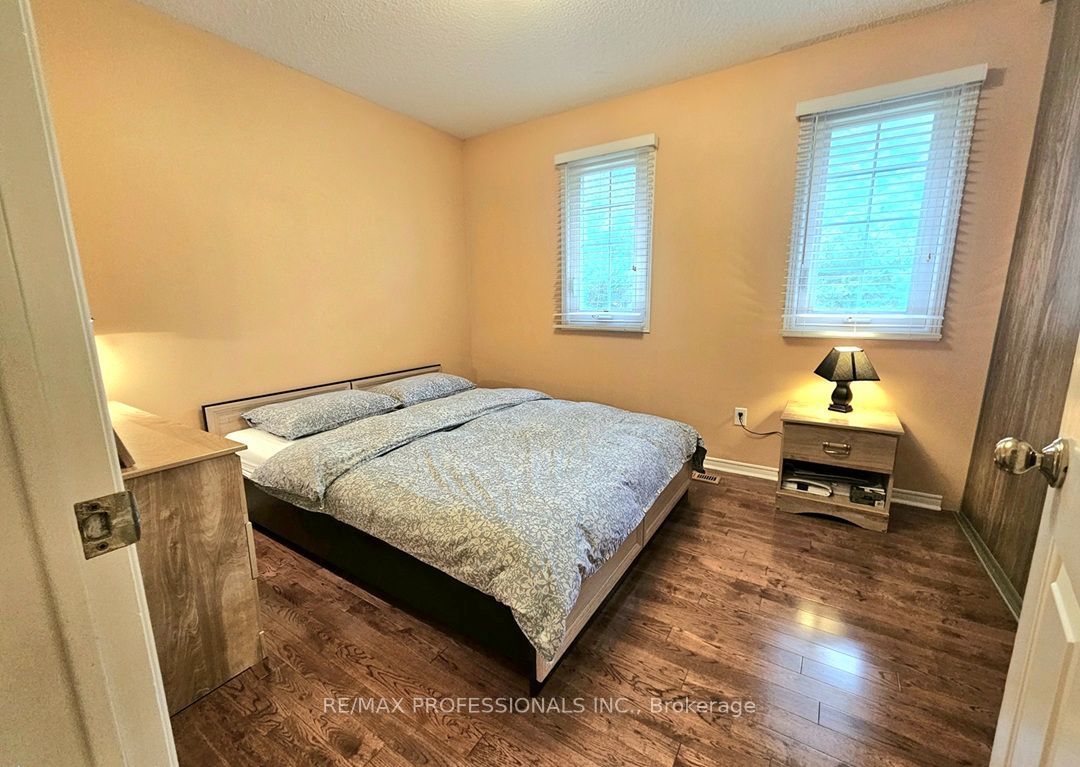 500 Silverthorne Crescent 1 Property Photo 30