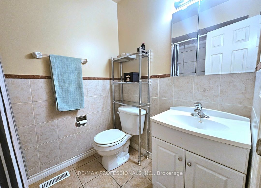 500 Silverthorne Crescent 1 Property Photo 31