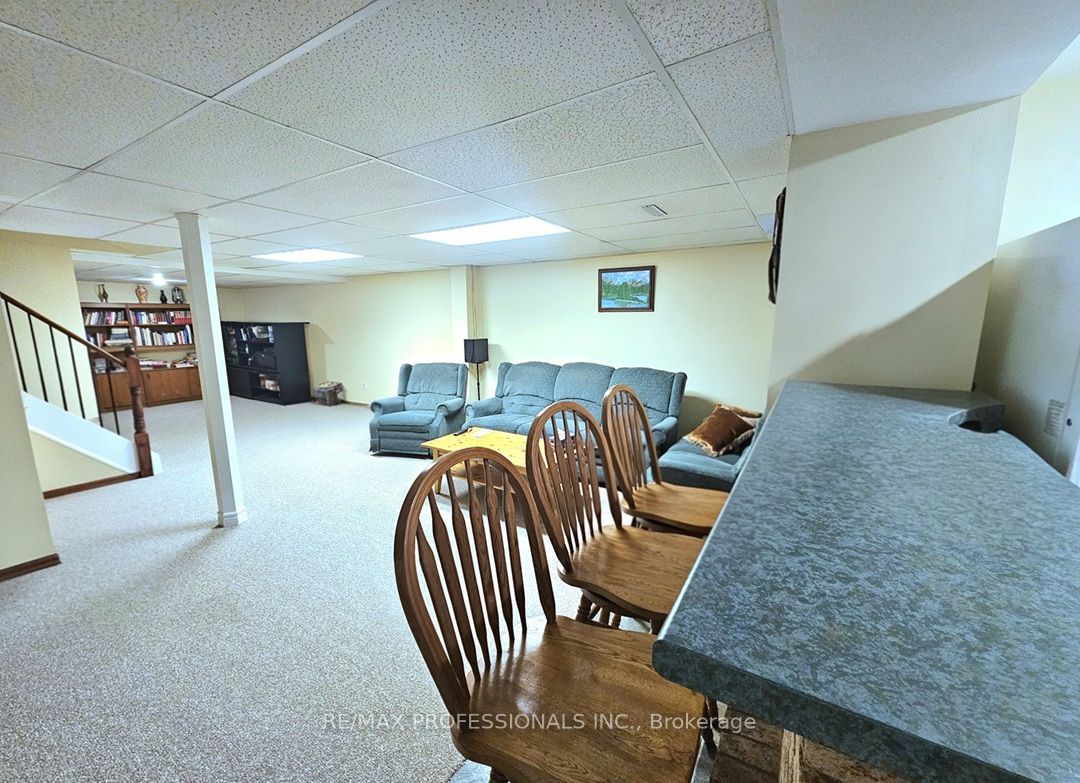 500 Silverthorne Crescent 1 Property Photo 37