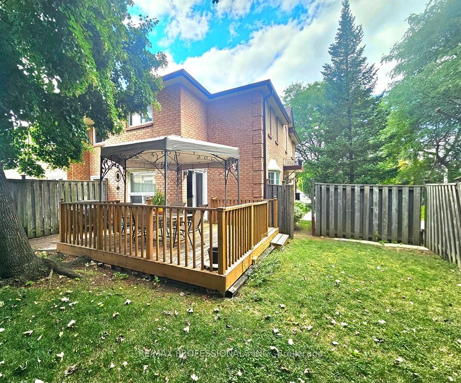 500 Silverthorne Crescent 1 Property Photo 42