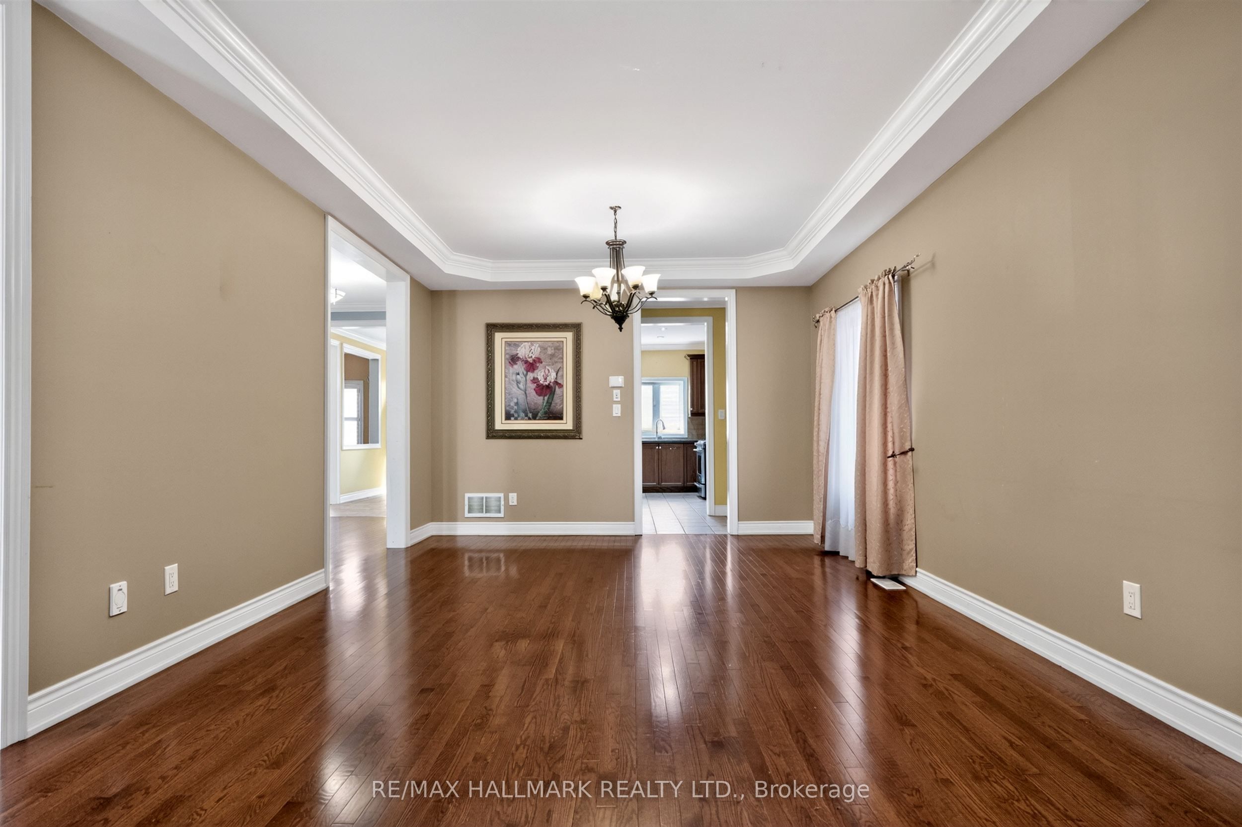 99 Royal West Drive Property Photo 8