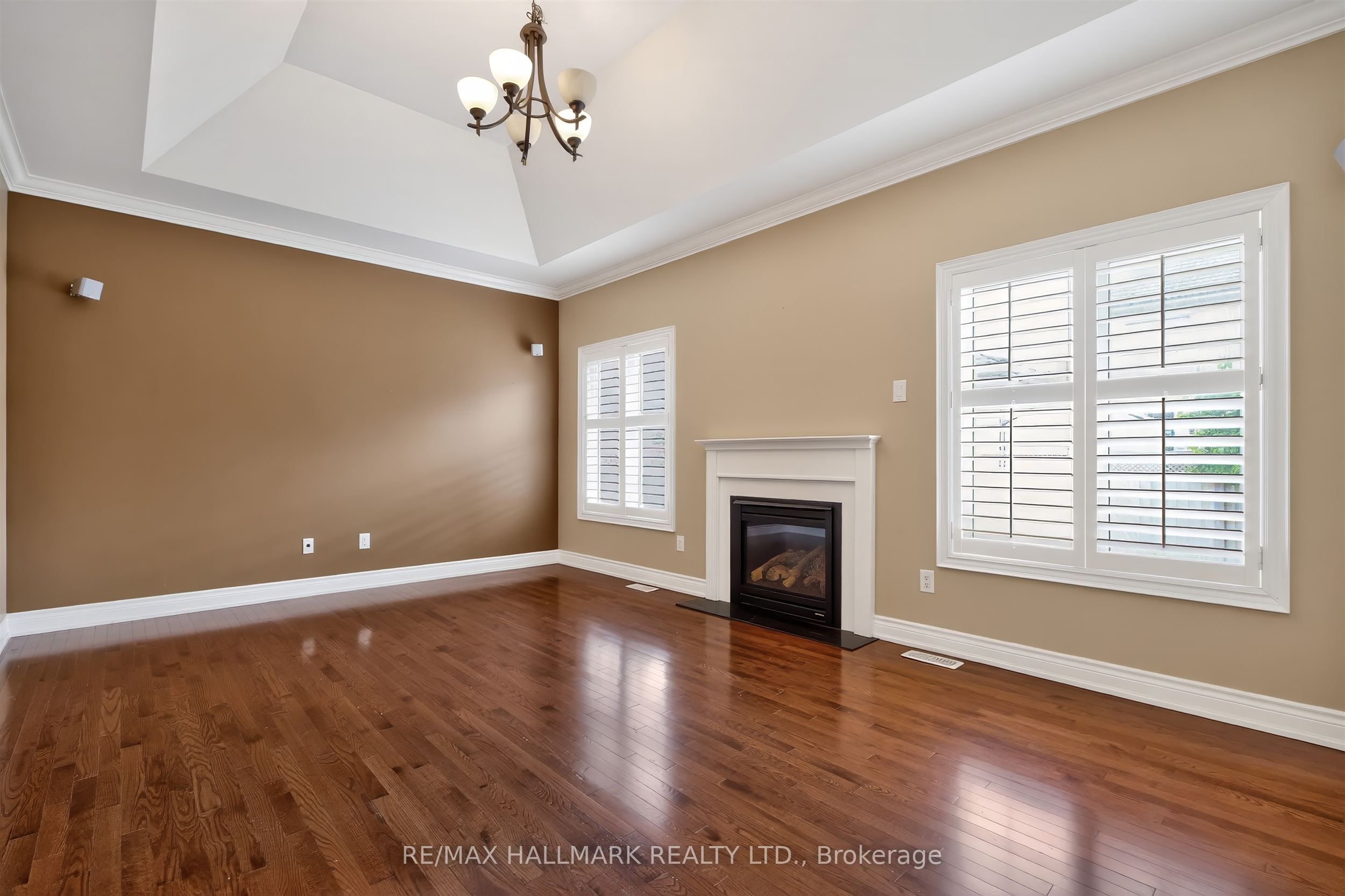 99 Royal West Drive Property Photo 15