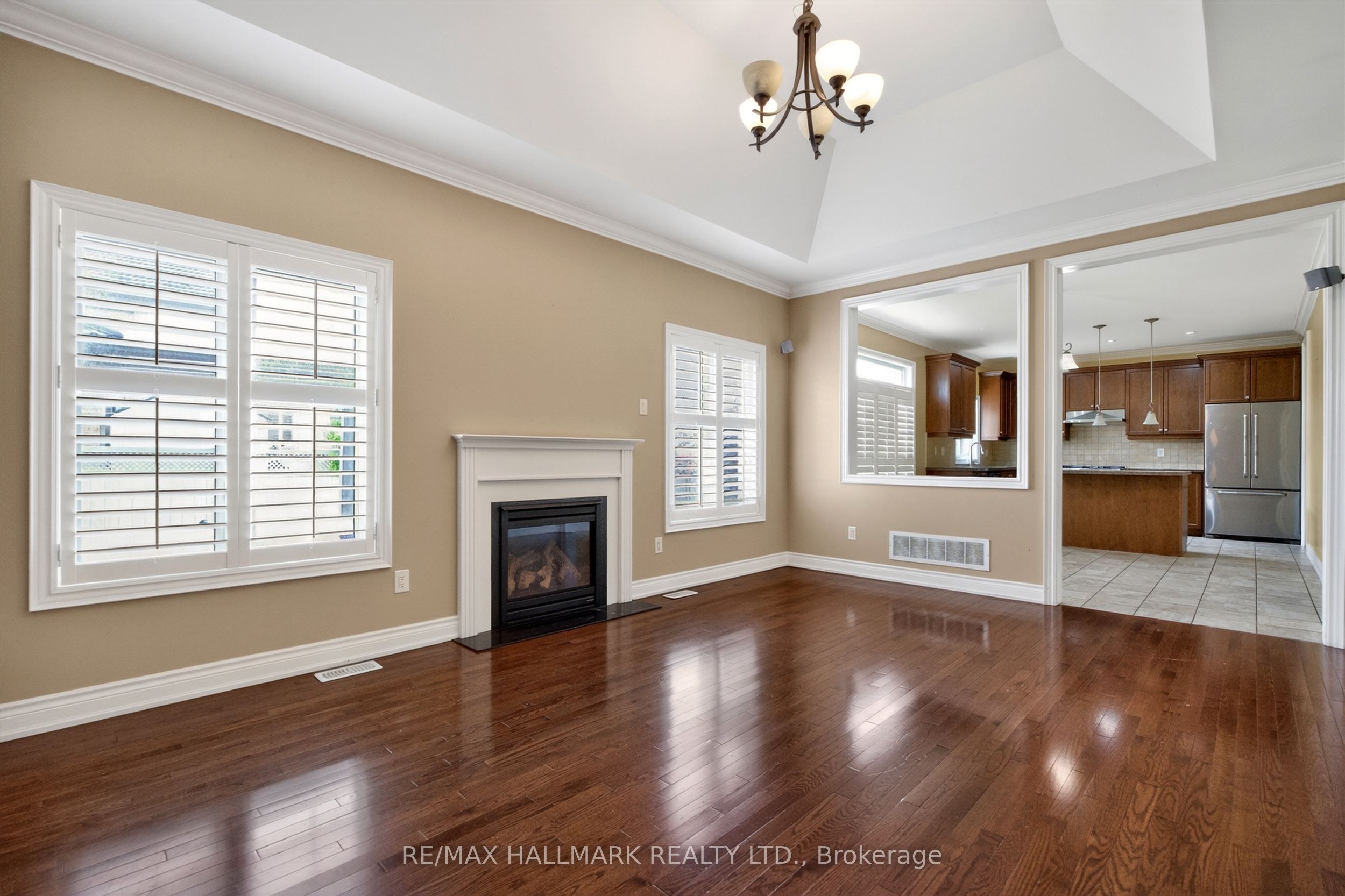 99 Royal West Drive Property Photo 16