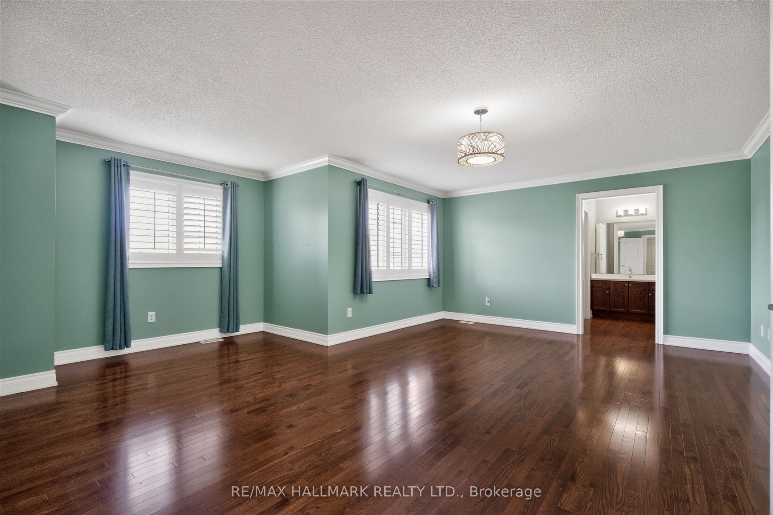 99 Royal West Drive Property Photo 20