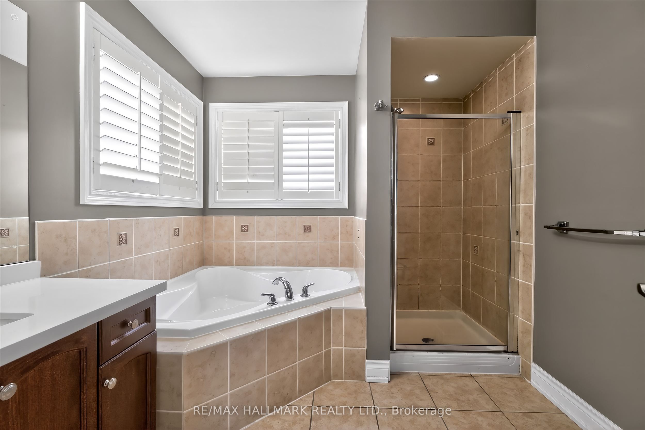 99 Royal West Drive Property Photo 23