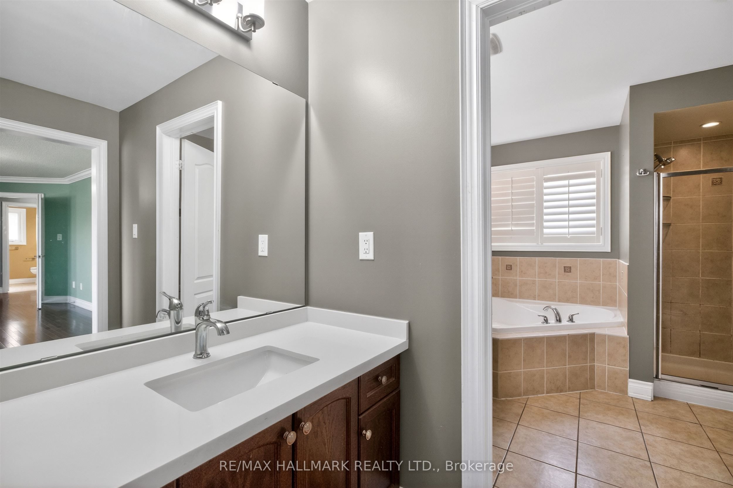 99 Royal West Drive Property Photo 25