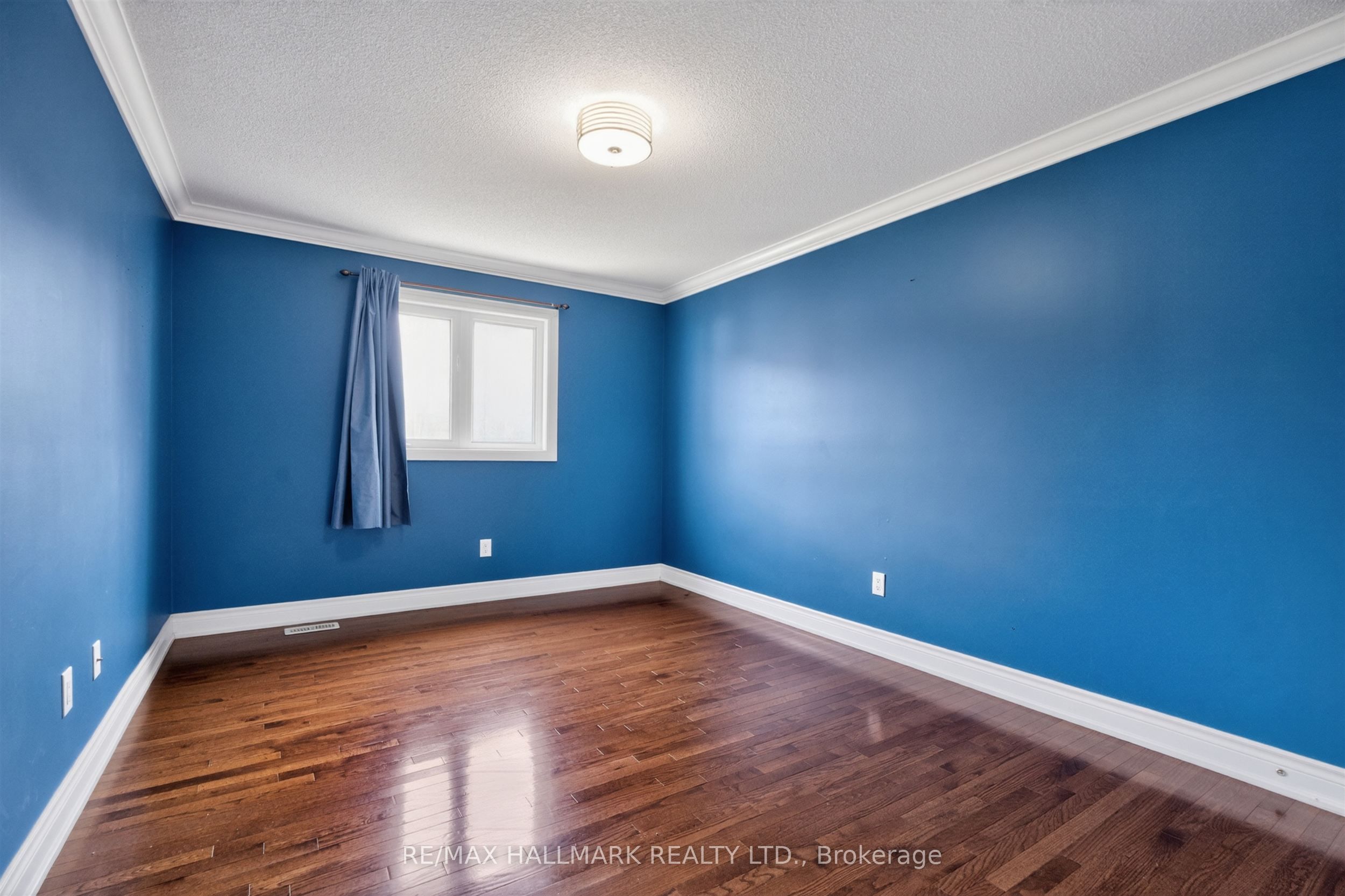 99 Royal West Drive Property Photo 29