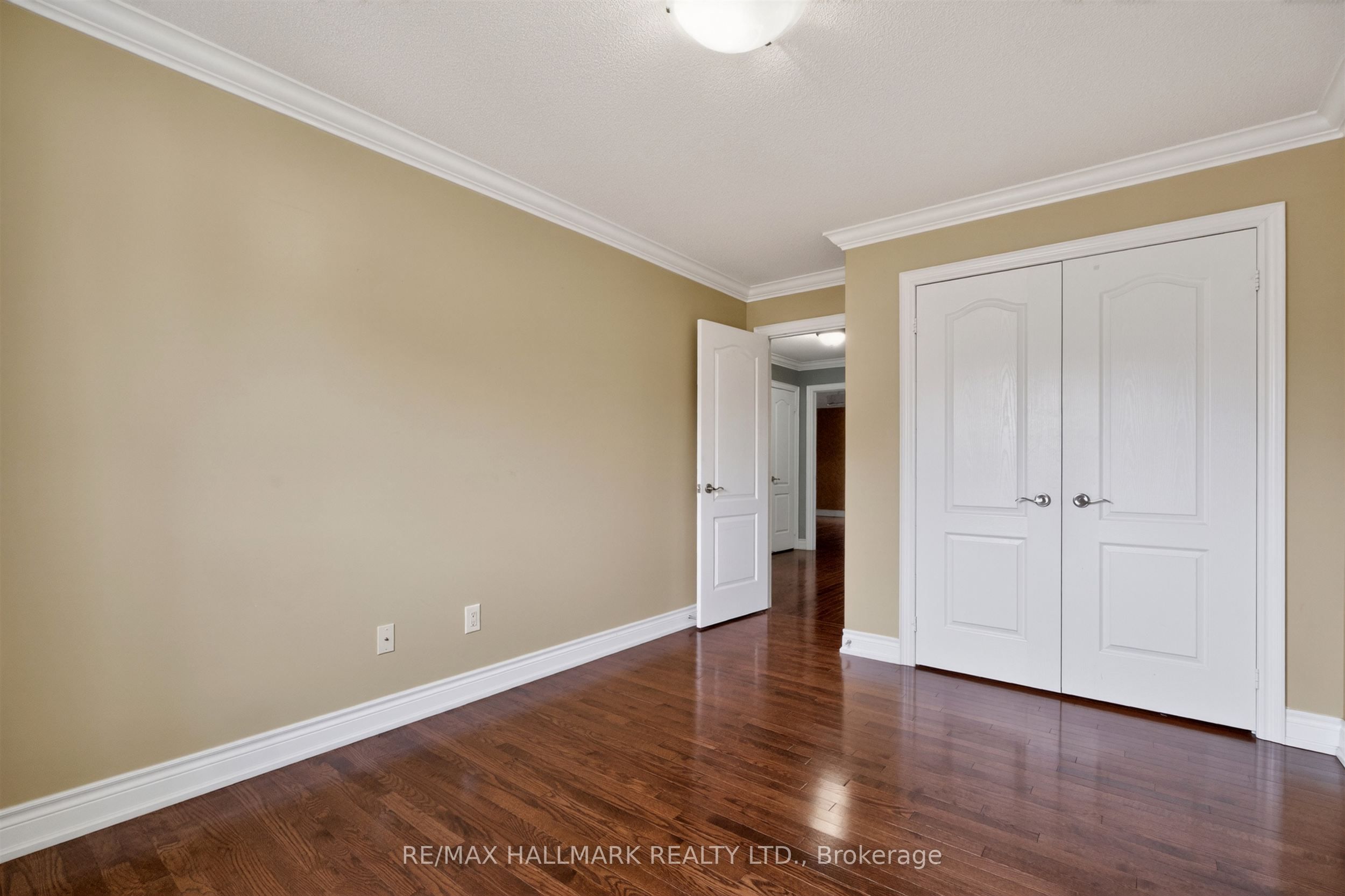 99 Royal West Drive Property Photo 32