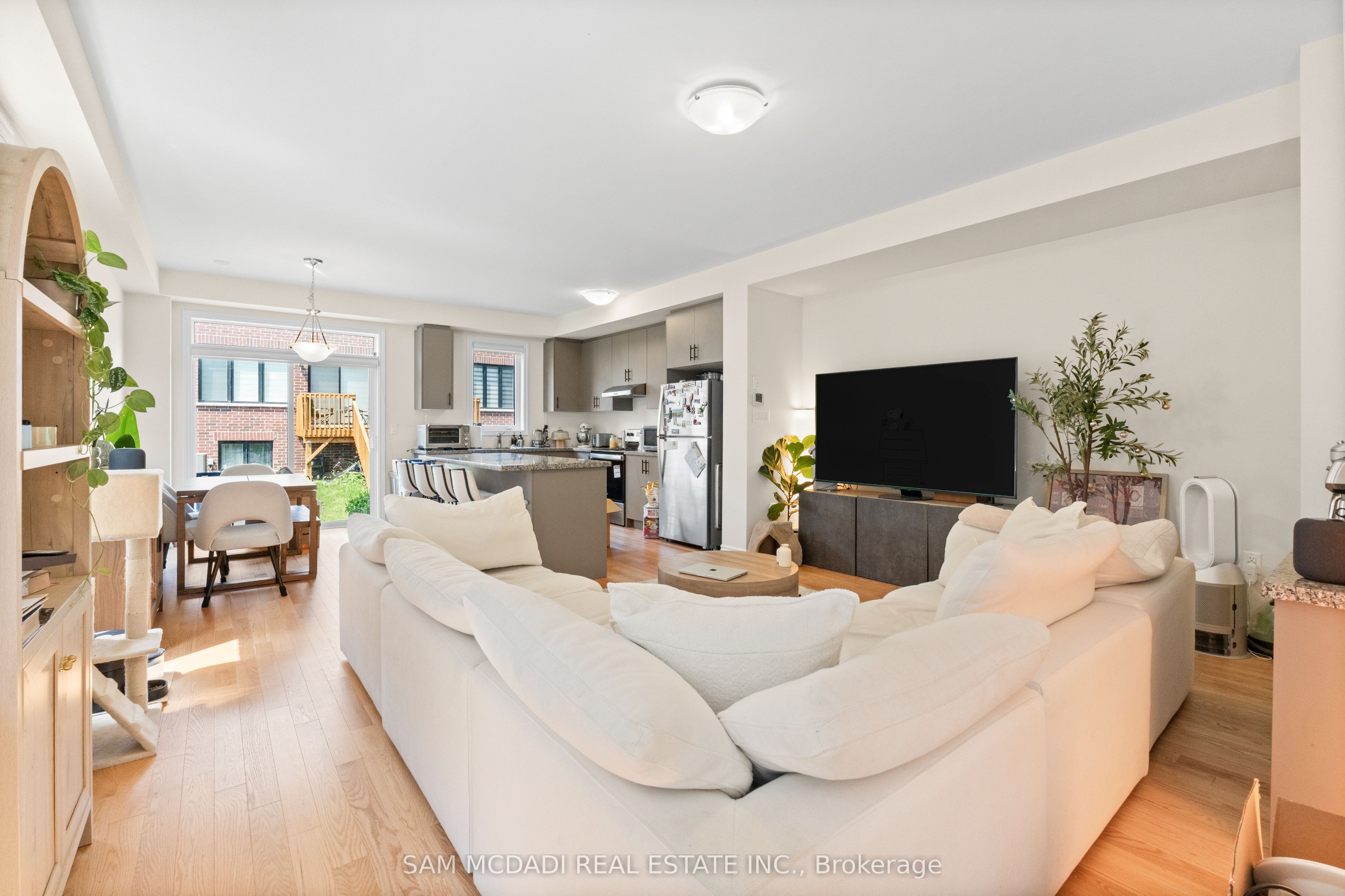 1429 Almonte Drive Property Photo 2
