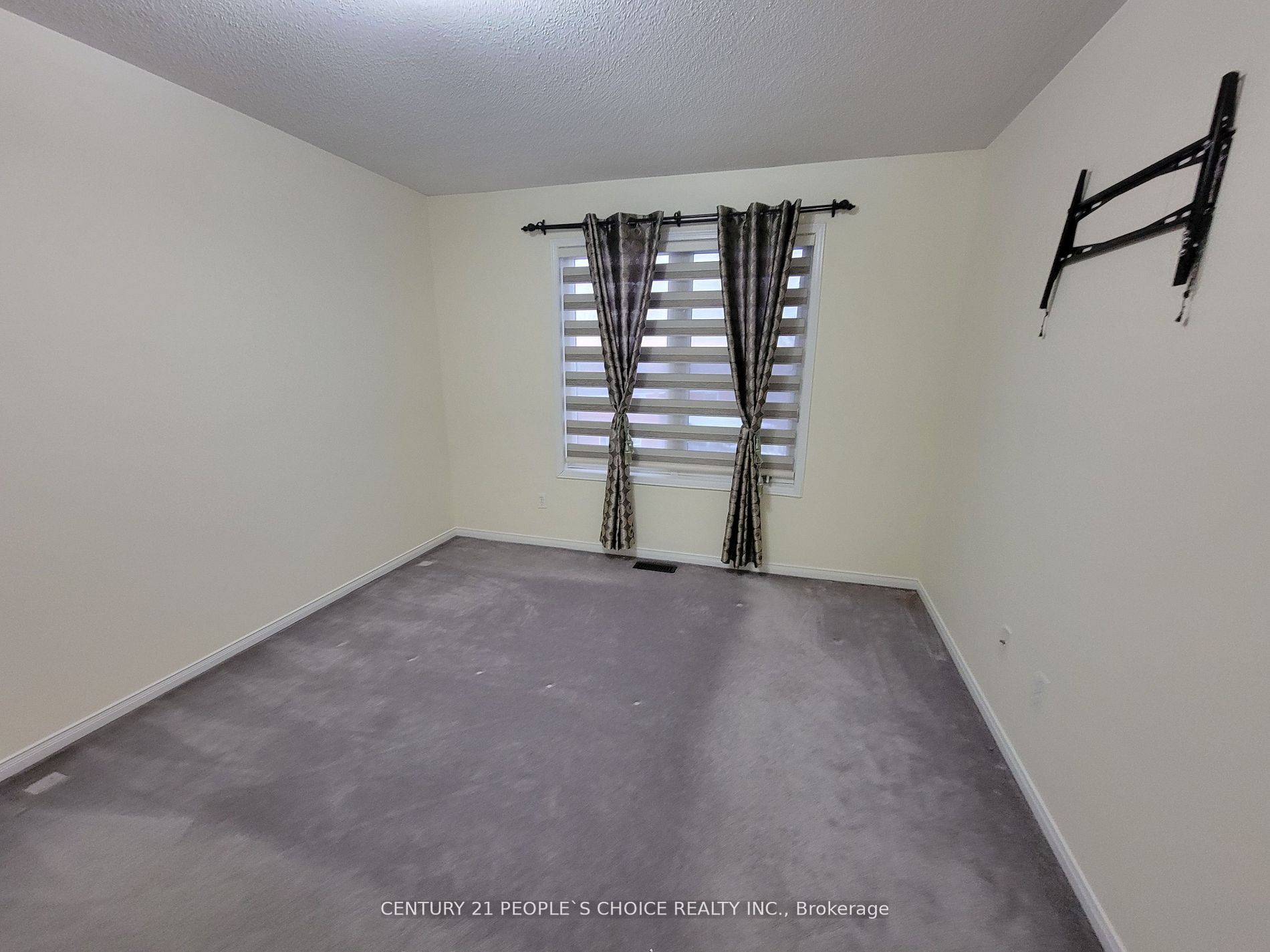 783 Millworks Crescent Upper Property Photo 17