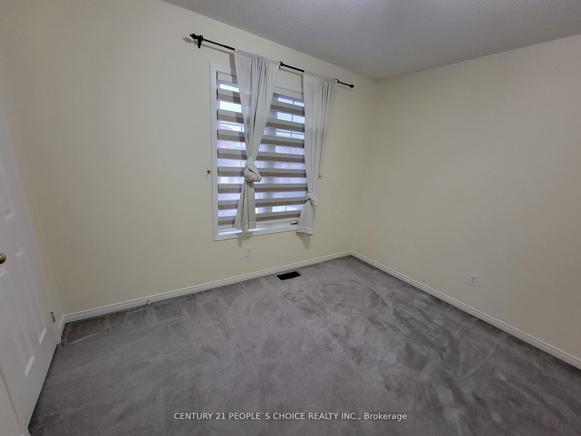 783 Millworks Crescent Upper Property Photo 22