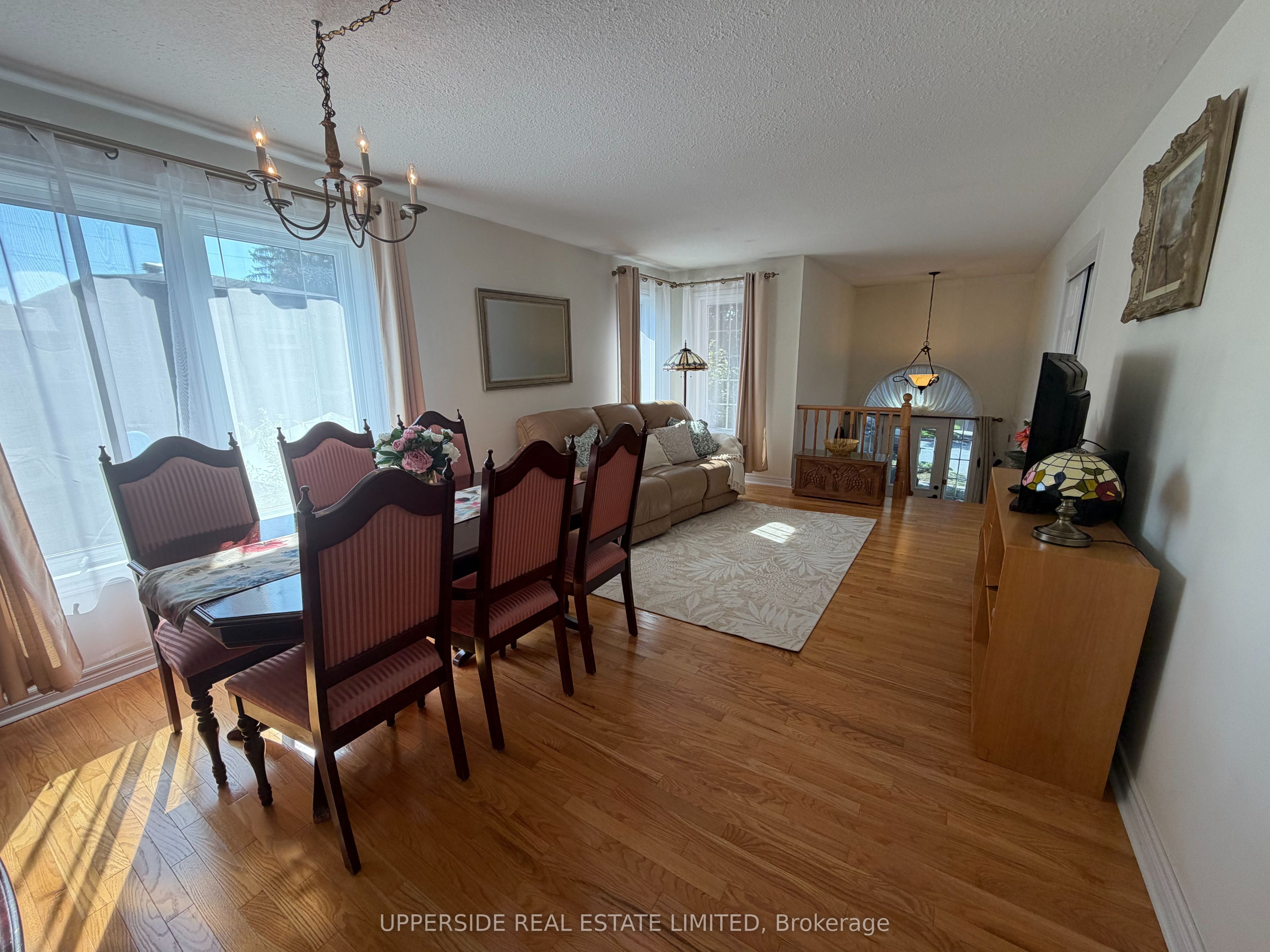 4 Kingsley Road S Property Photo 6