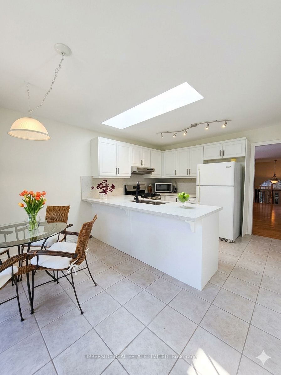 4 Kingsley Road S Property Photo 9