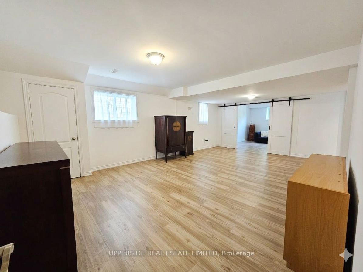 4 Kingsley Road S Property Photo 23