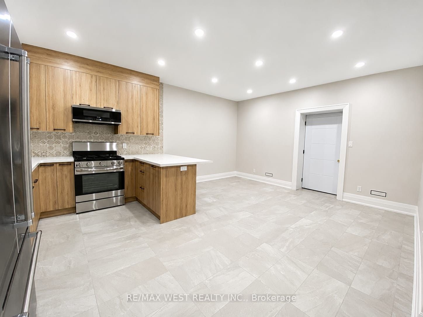 58 Aura Lea Boulevard Basement Property Photo 2
