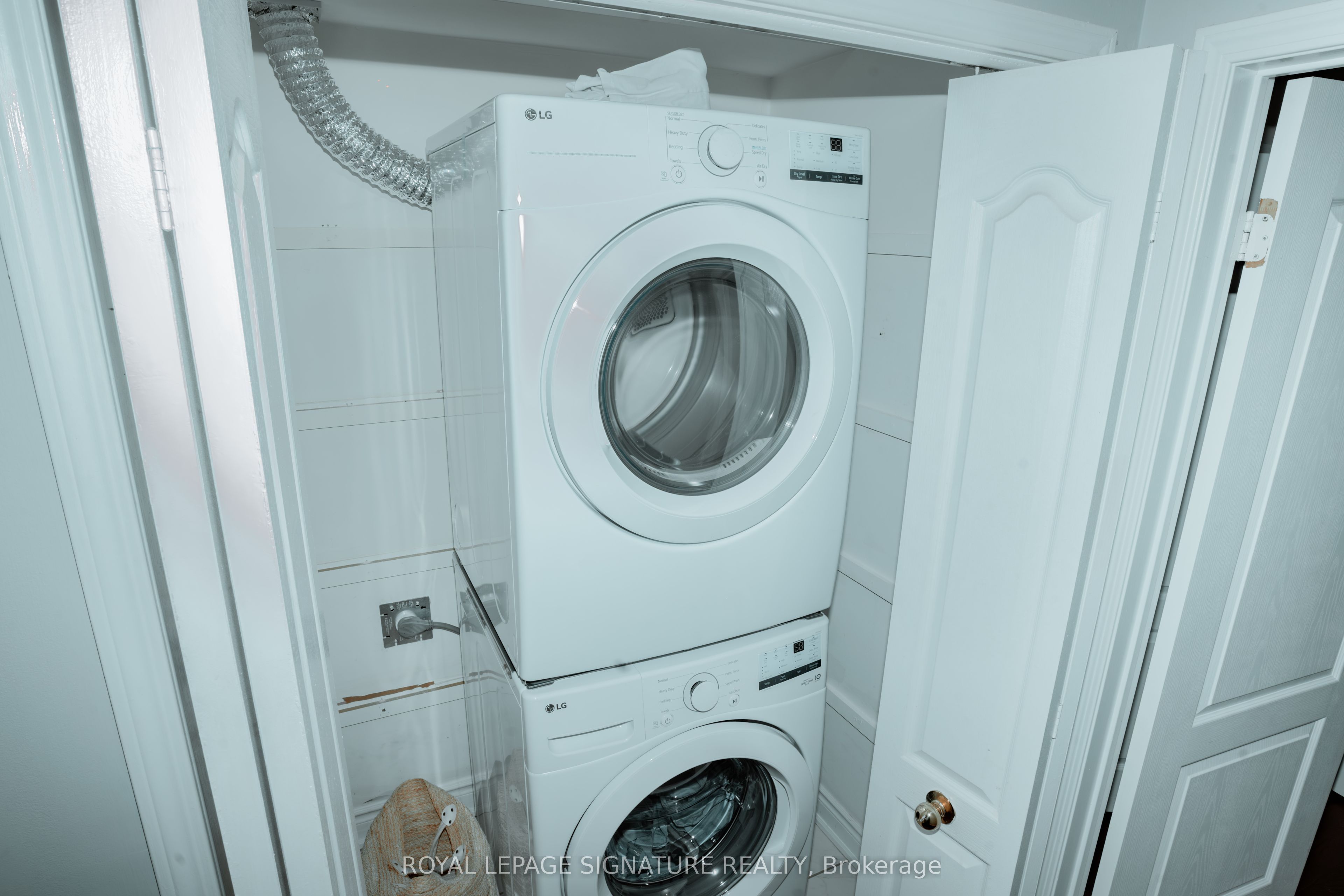 945 Mandolin Place Property Photo 16