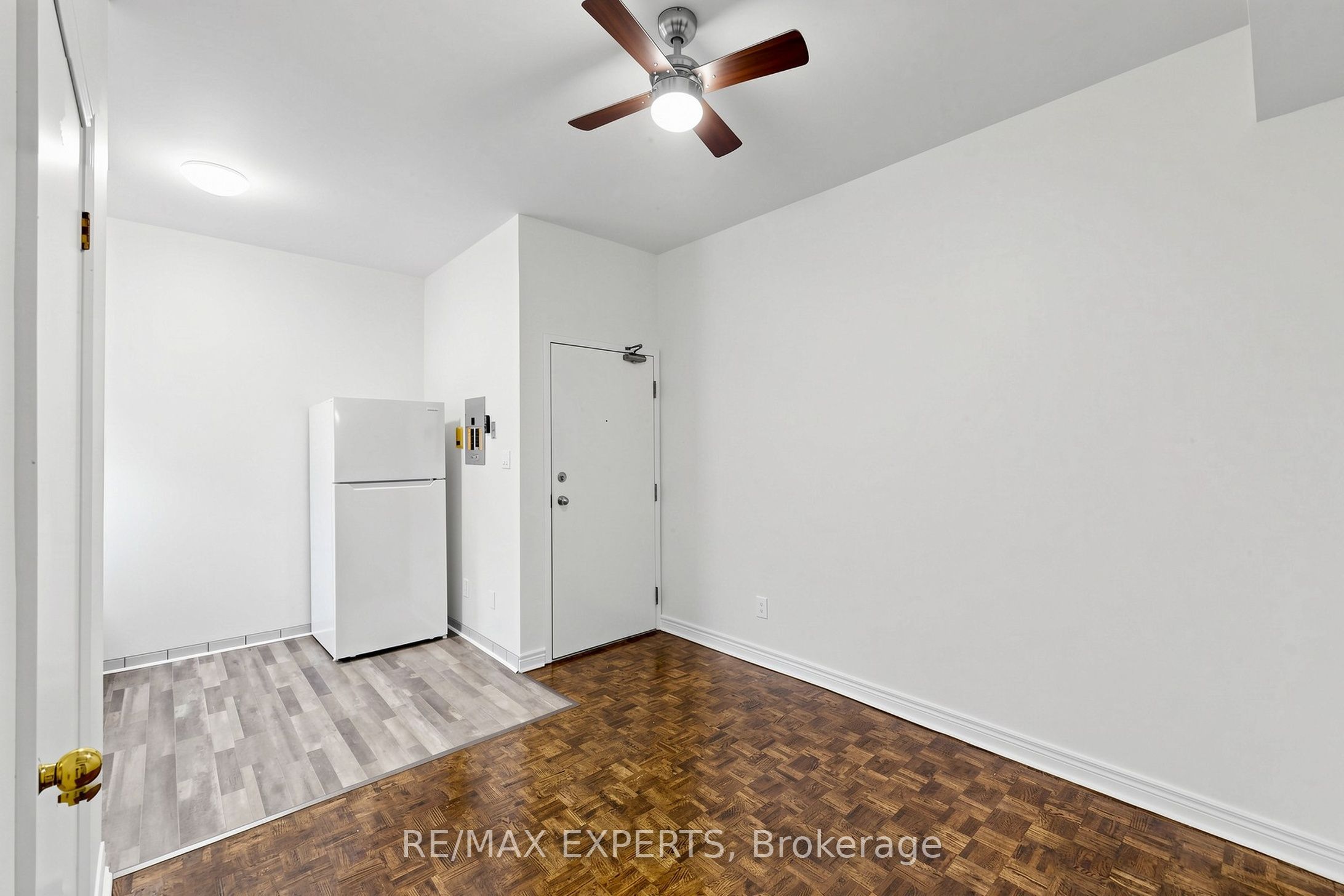 218 Close Avenue 204 Property Photo 8