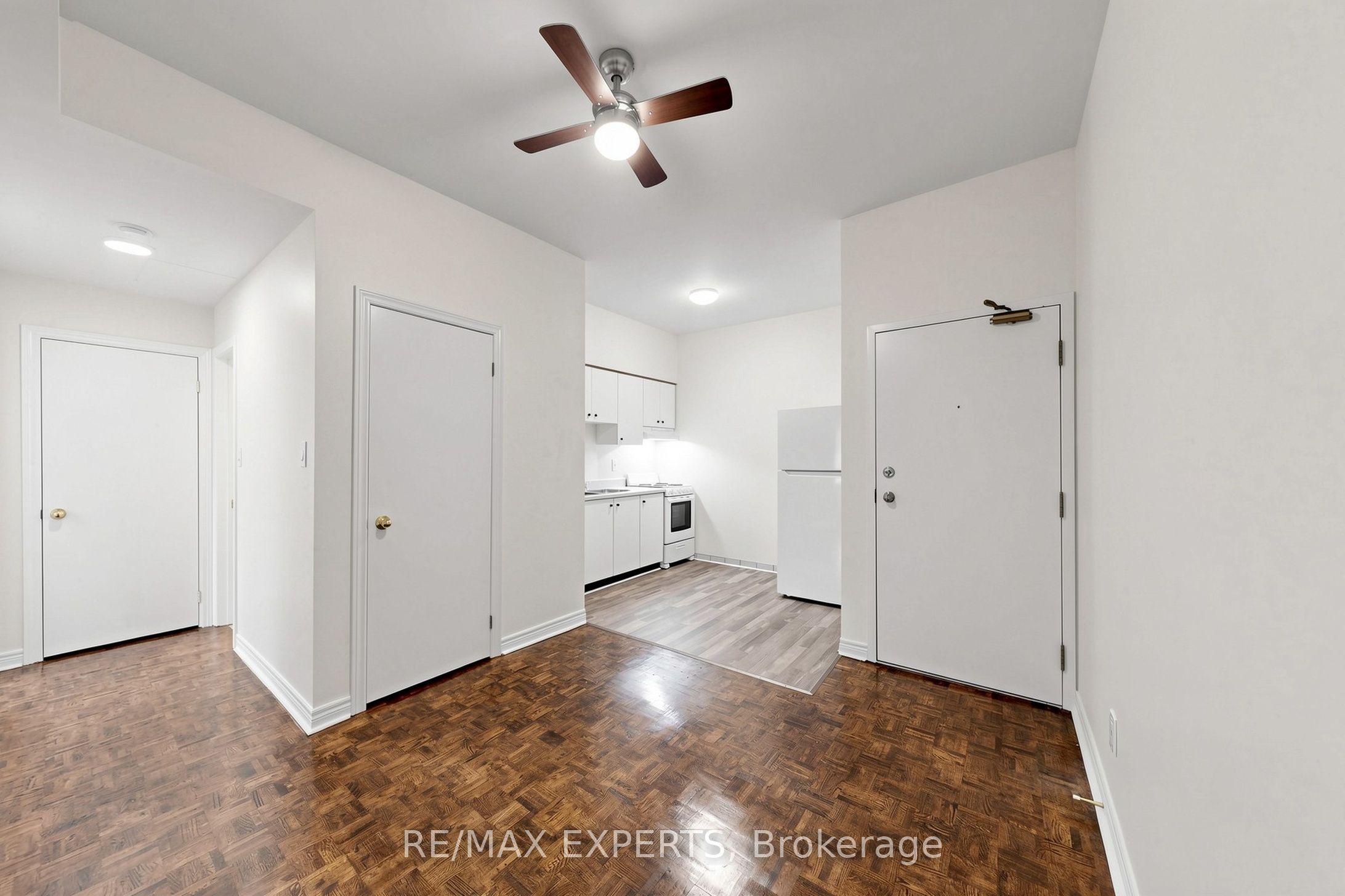 218 Close Avenue 204 Property Photo 10