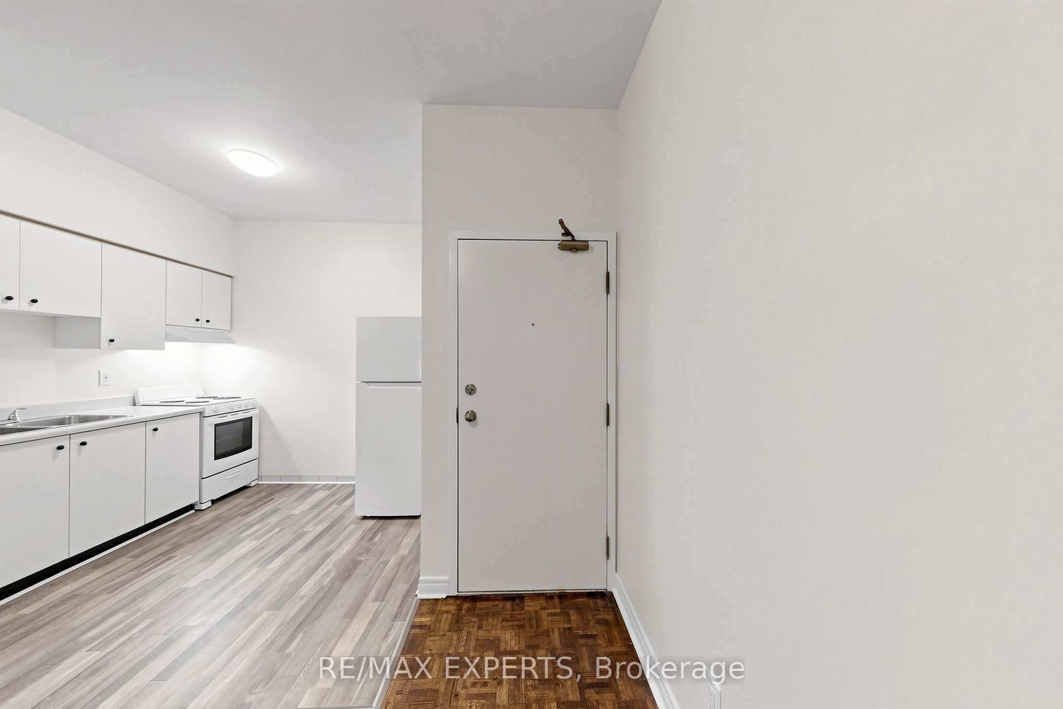 218 Close Avenue 204 Property Photo 33