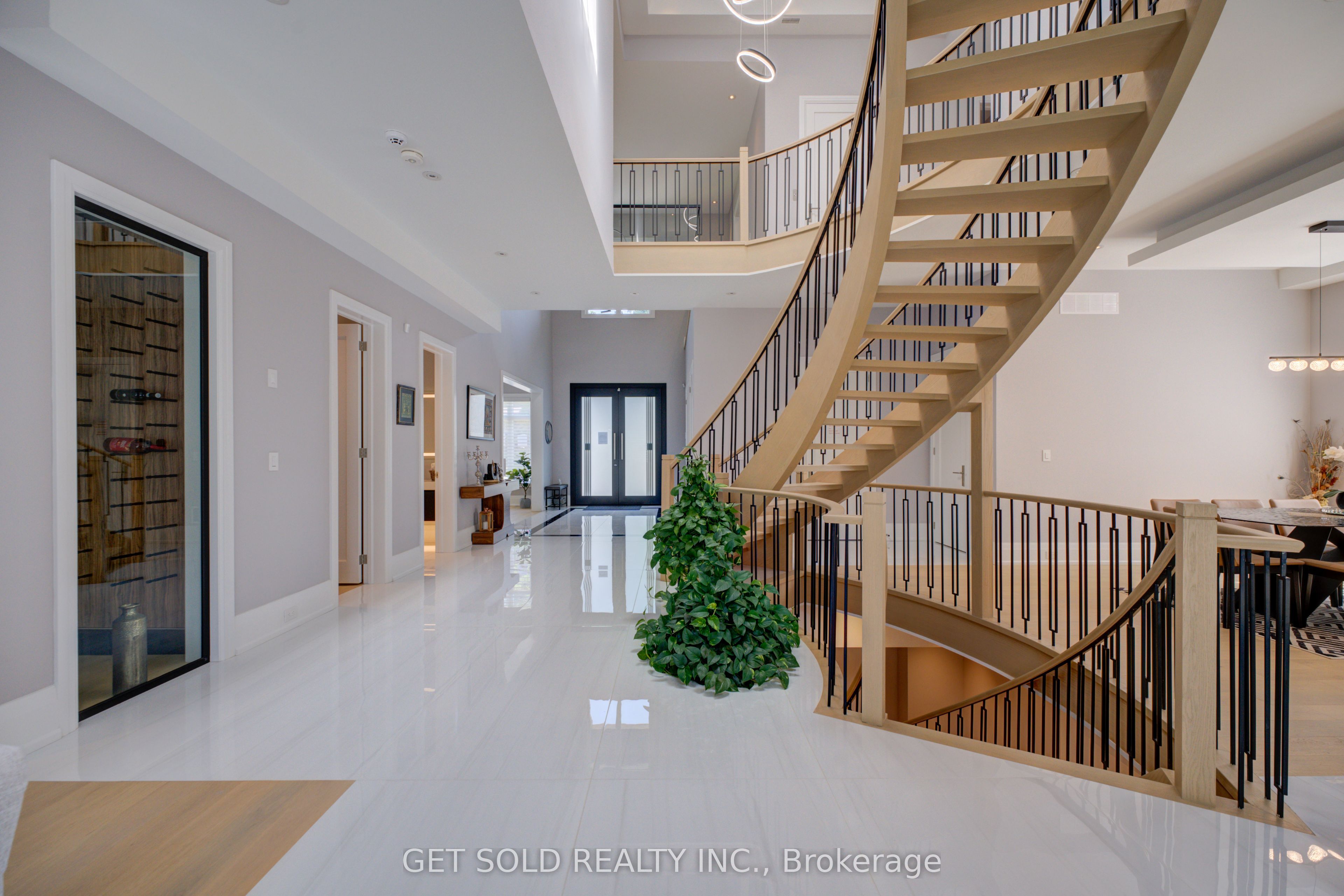 150 Wolfdale Avenue Property Photo 10