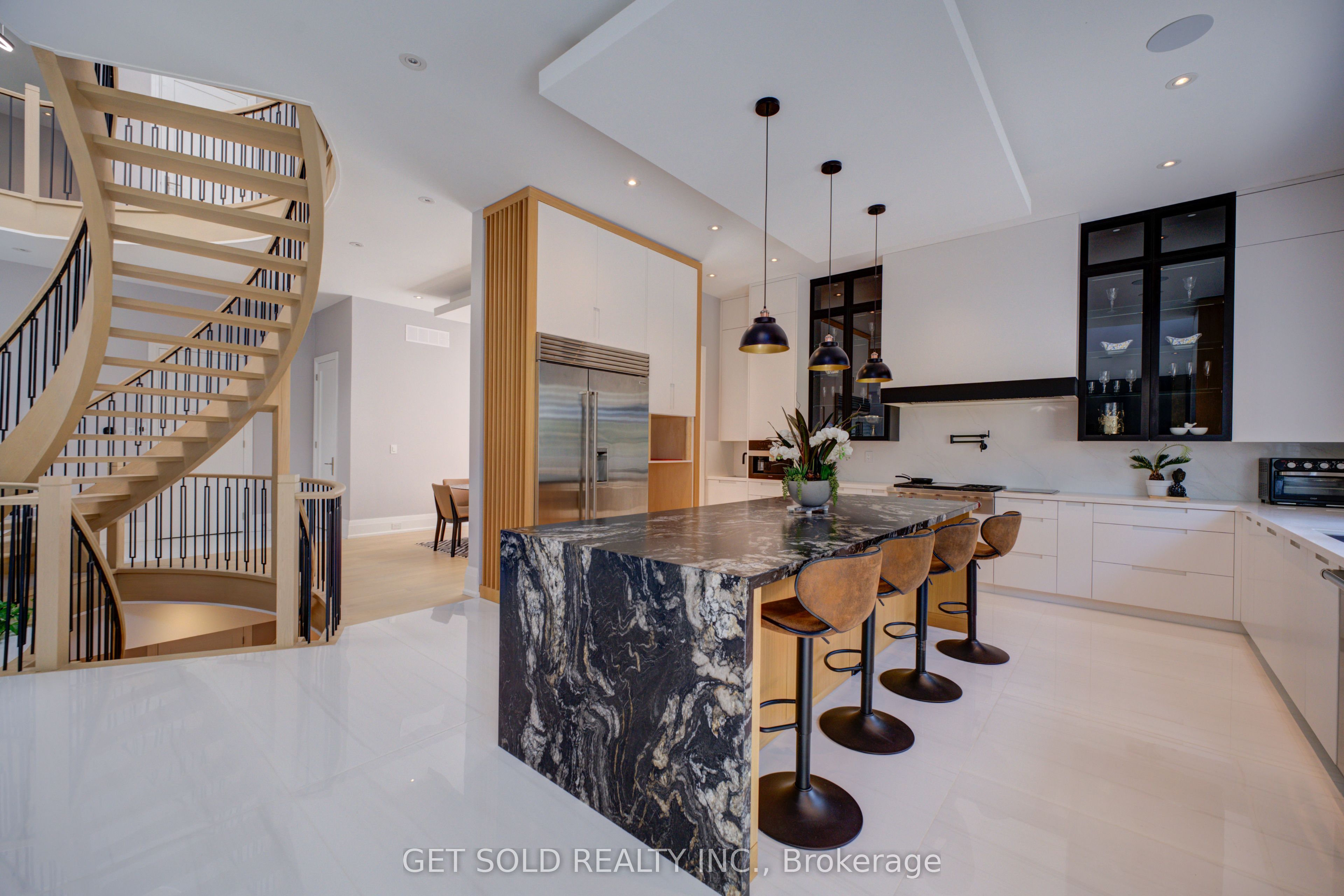 150 Wolfdale Avenue Property Photo 12