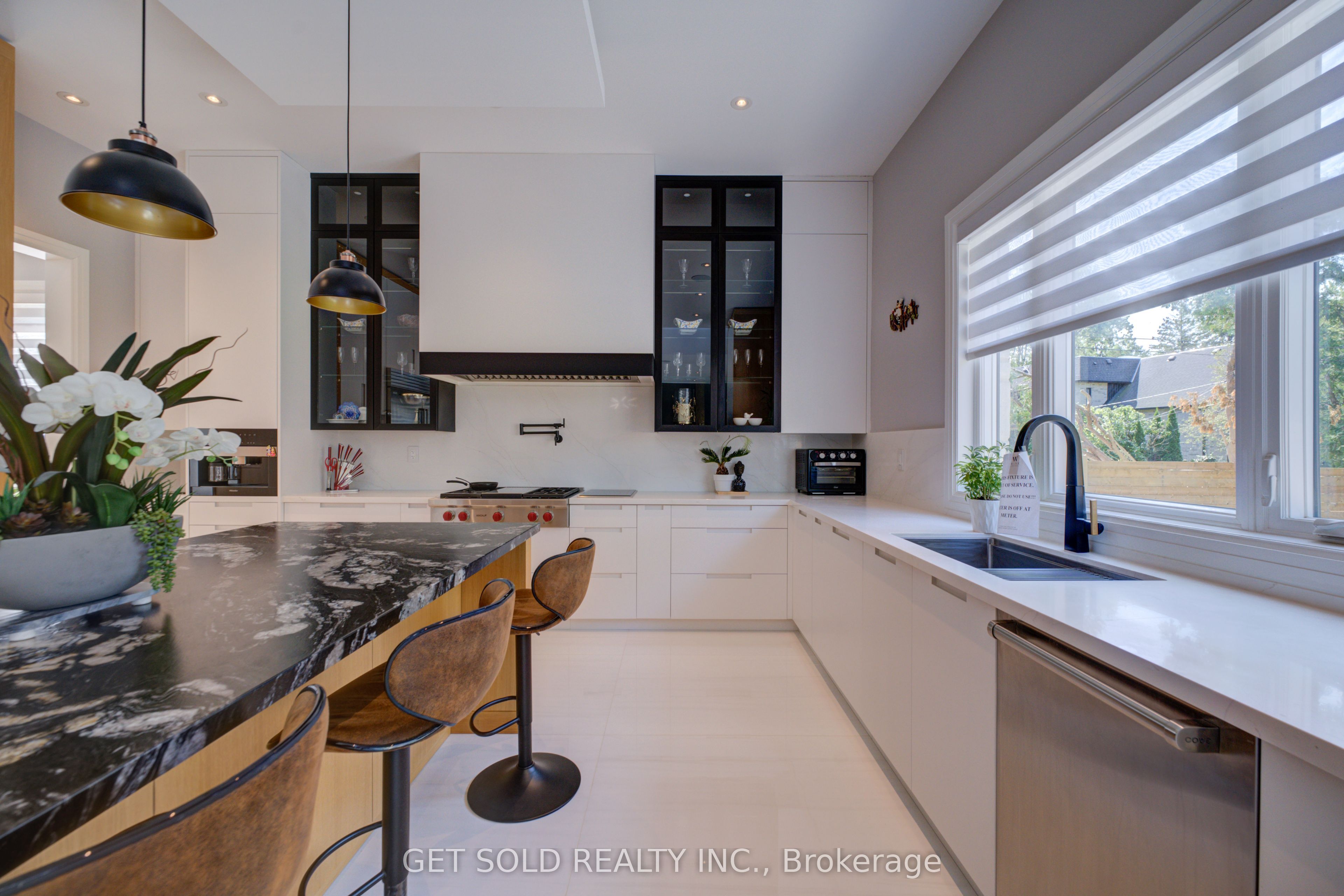 150 Wolfdale Avenue Property Photo 13