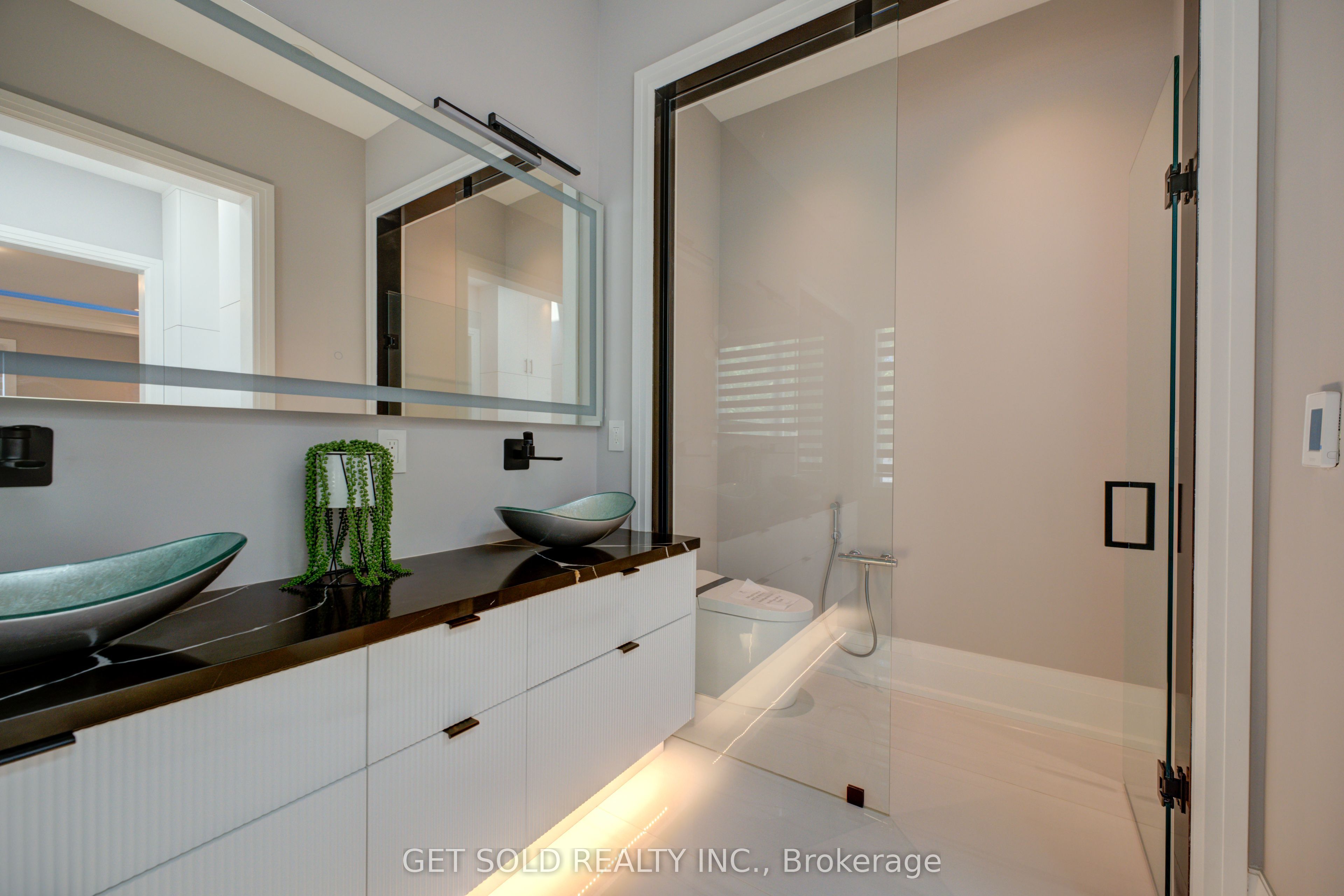 150 Wolfdale Avenue Property Photo 27