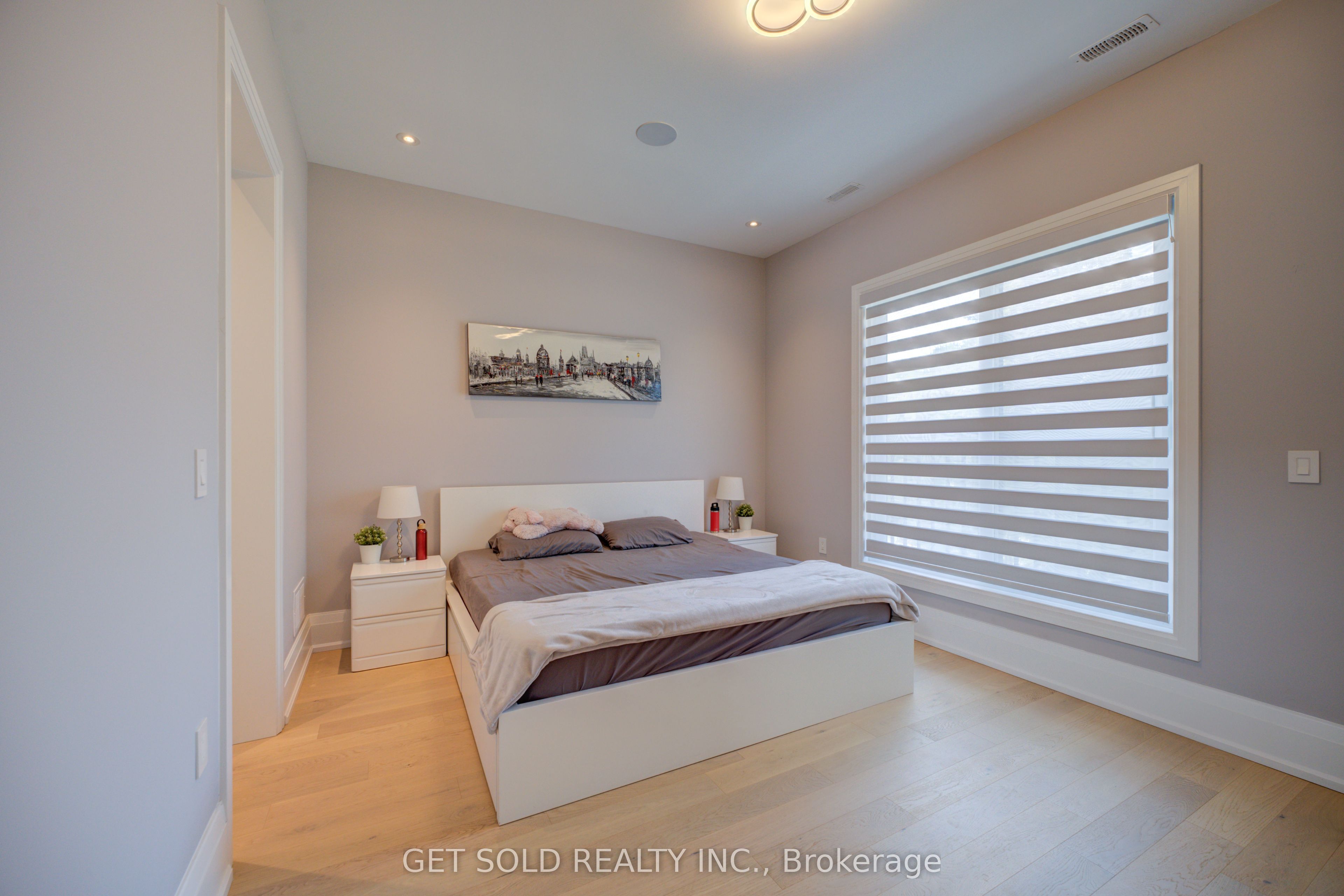 150 Wolfdale Avenue Property Photo 28