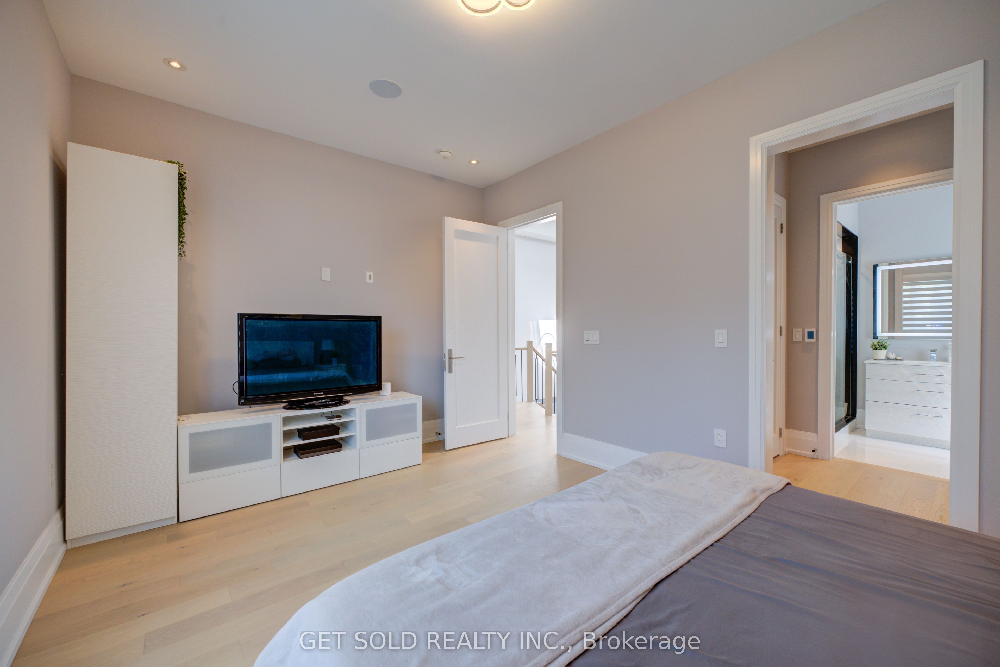 150 Wolfdale Avenue Property Photo 29