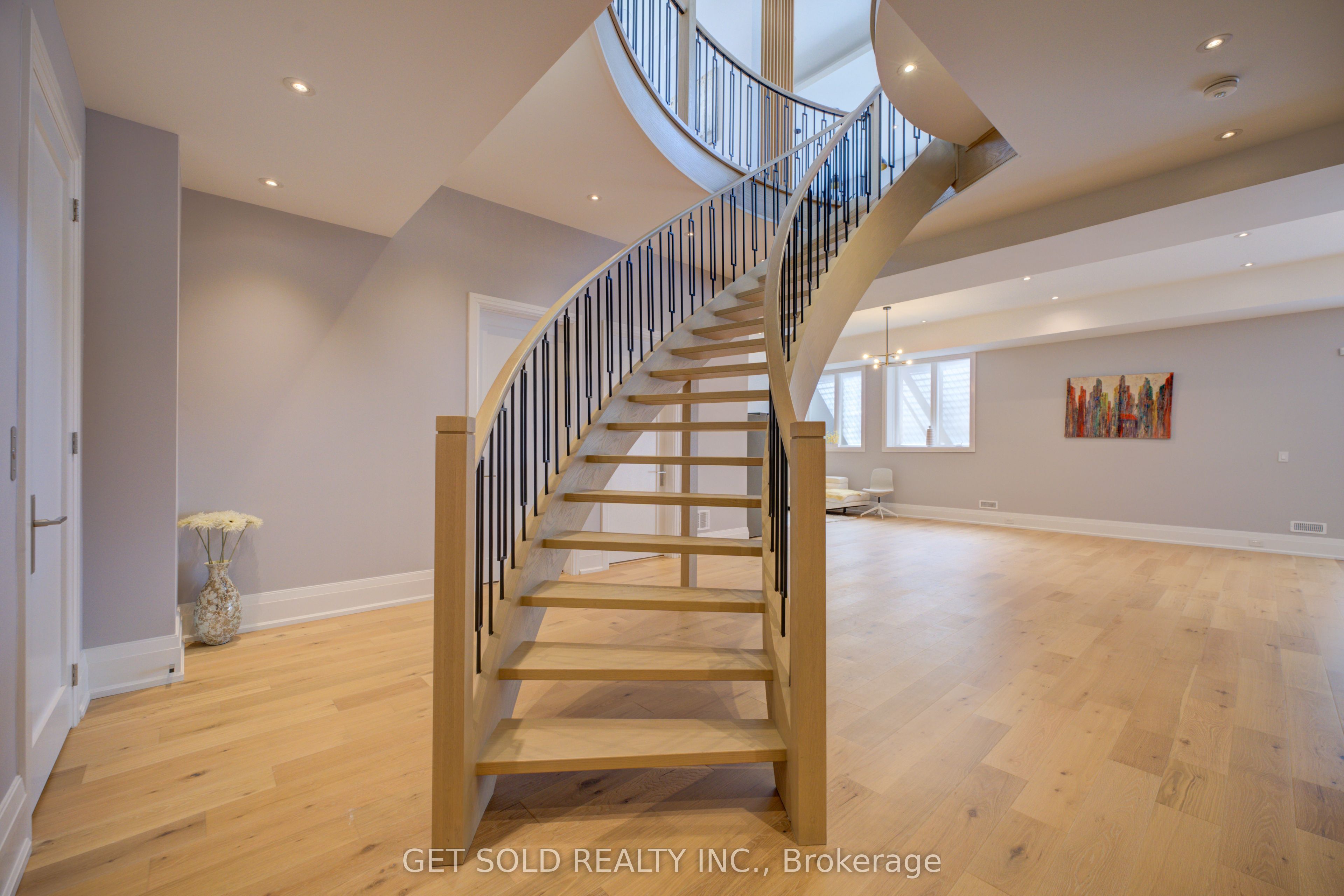 150 Wolfdale Avenue Property Photo 37