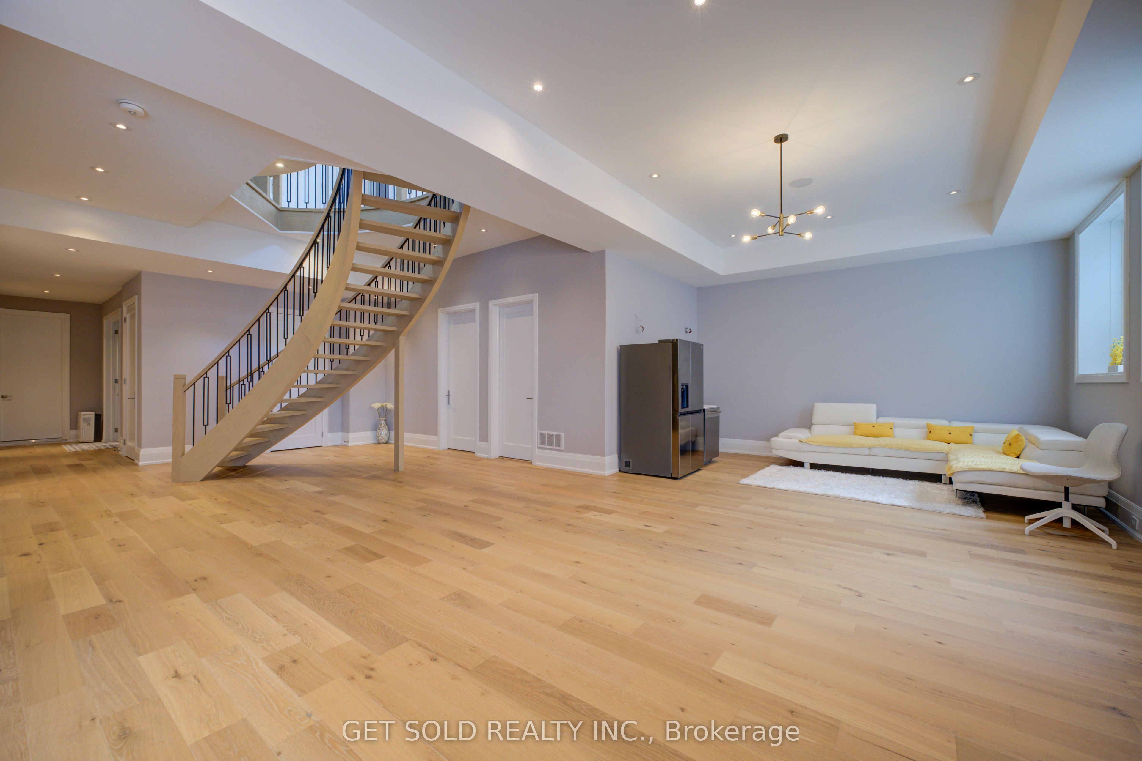 150 Wolfdale Avenue Property Photo 40