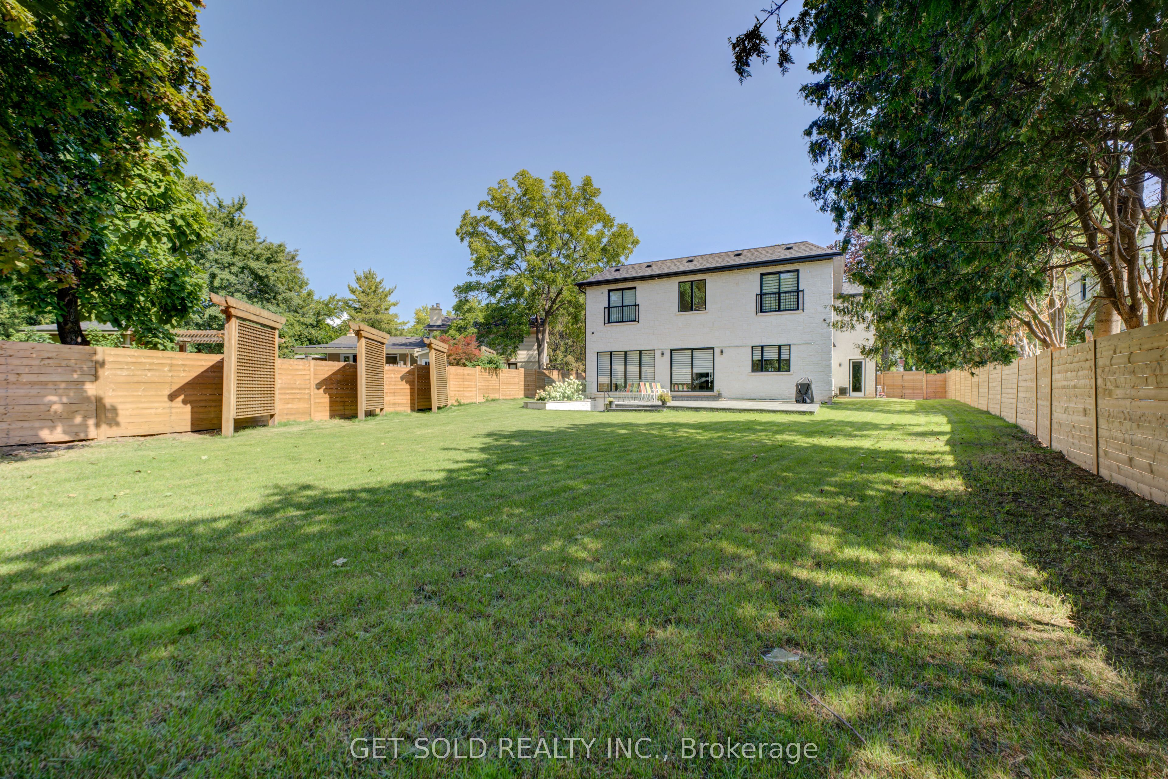 150 Wolfdale Avenue Property Photo 48