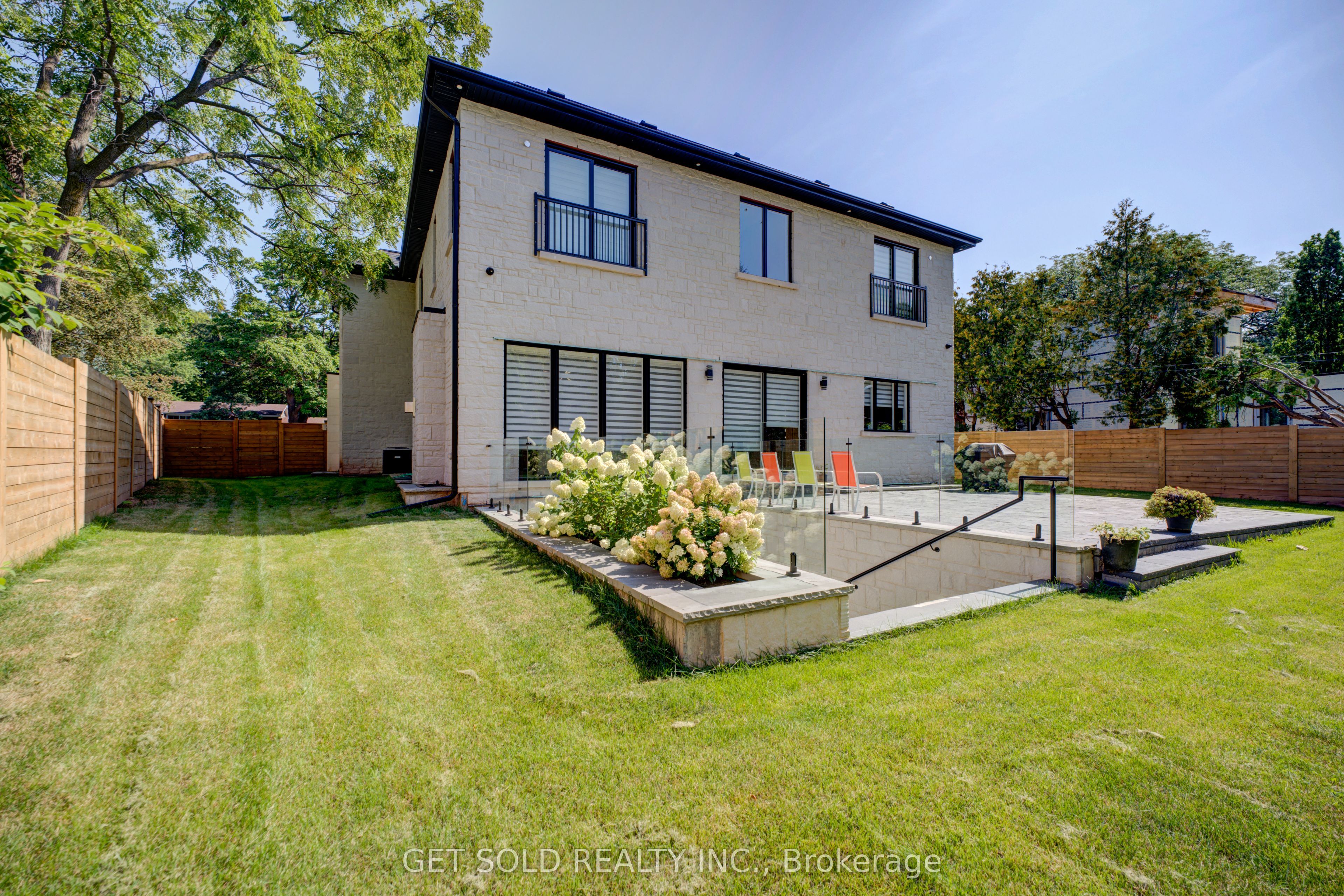 150 Wolfdale Avenue Property Photo 49