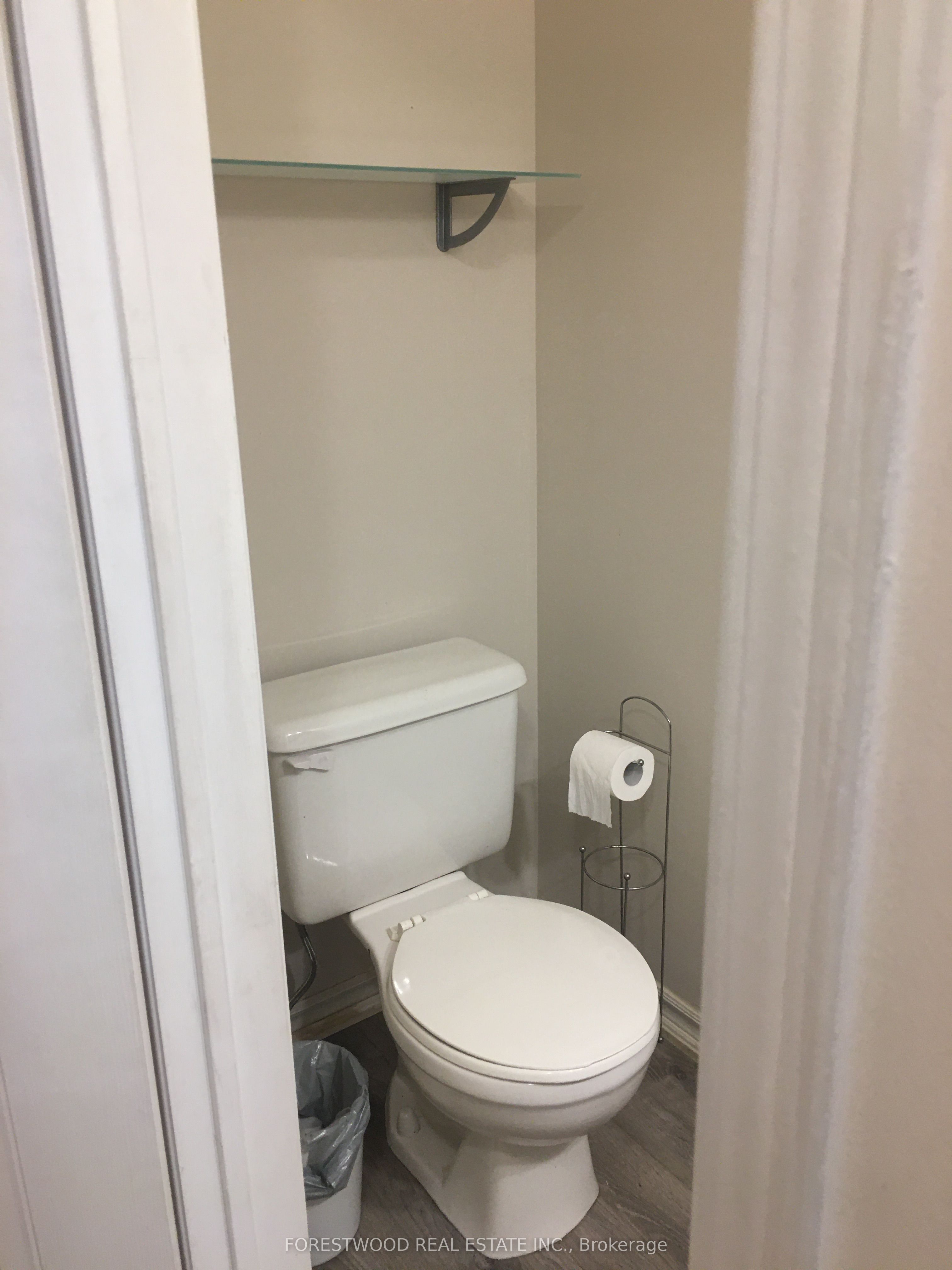 2945 Thomas Street 70 Property Photo 5