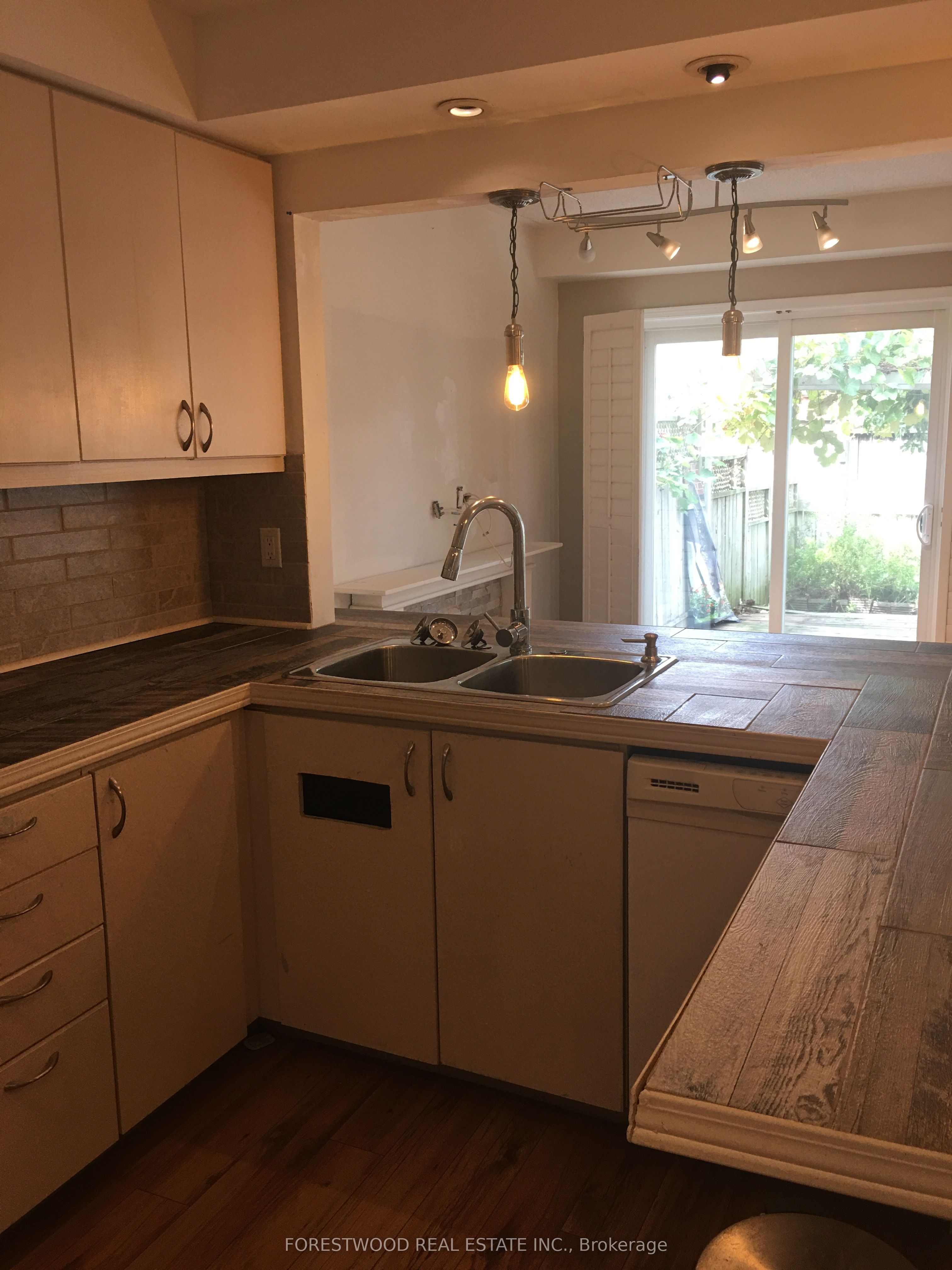 2945 Thomas Street 70 Property Photo 11