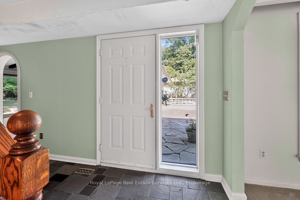 328 Dalewood Drive Property Photo 4