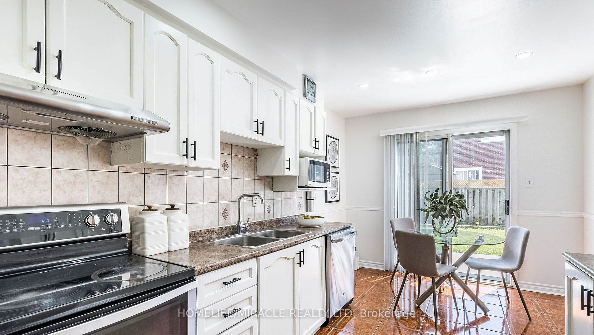21 Tralee Street Property Photo 5