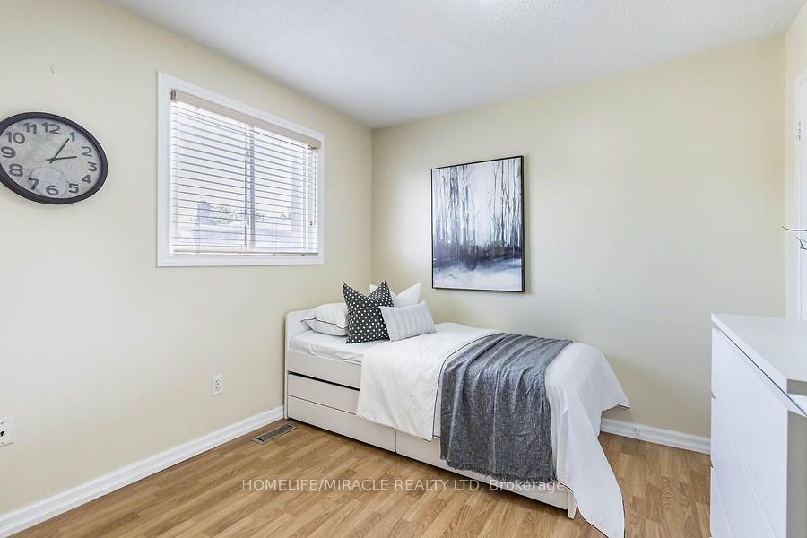 21 Tralee Street Property Photo 32
