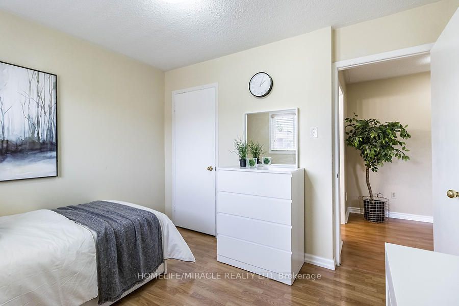 21 Tralee Street Property Photo 33