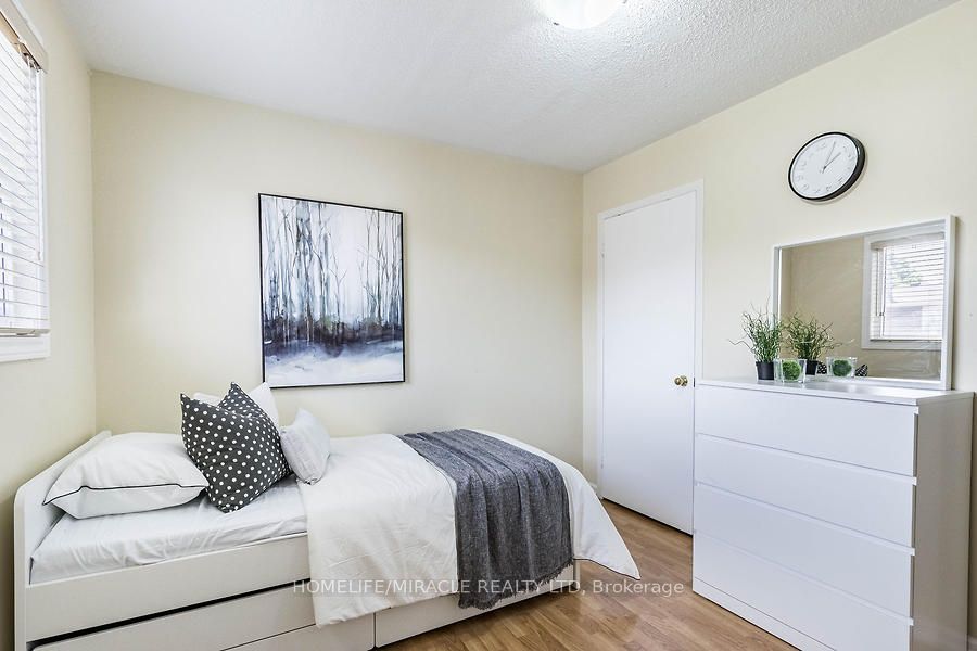 21 Tralee Street Property Photo 34