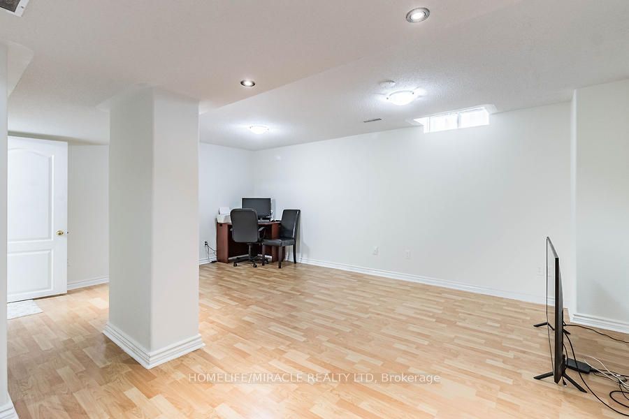 21 Tralee Street Property Photo 39