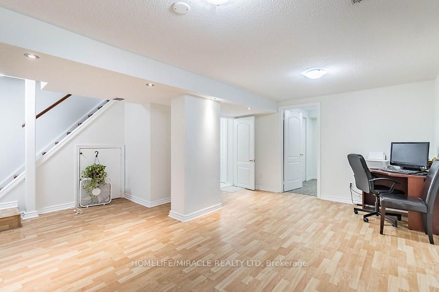 21 Tralee Street Property Photo 40