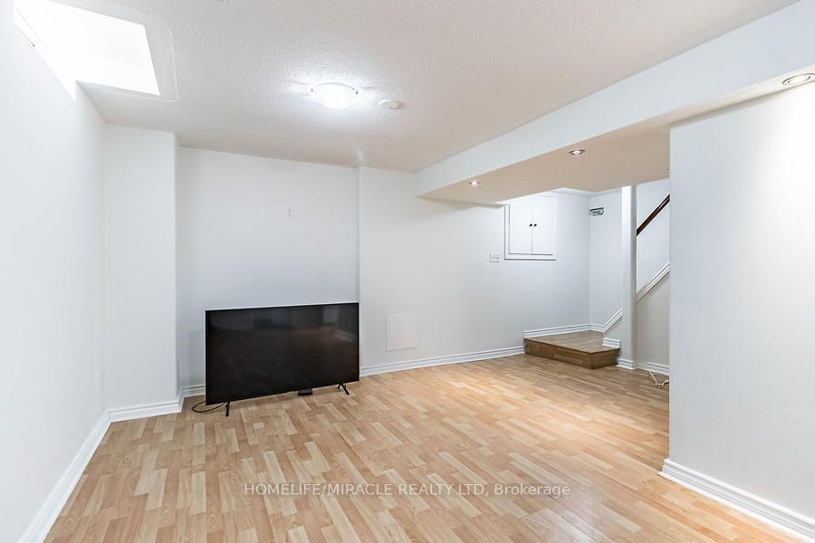 21 Tralee Street Property Photo 41