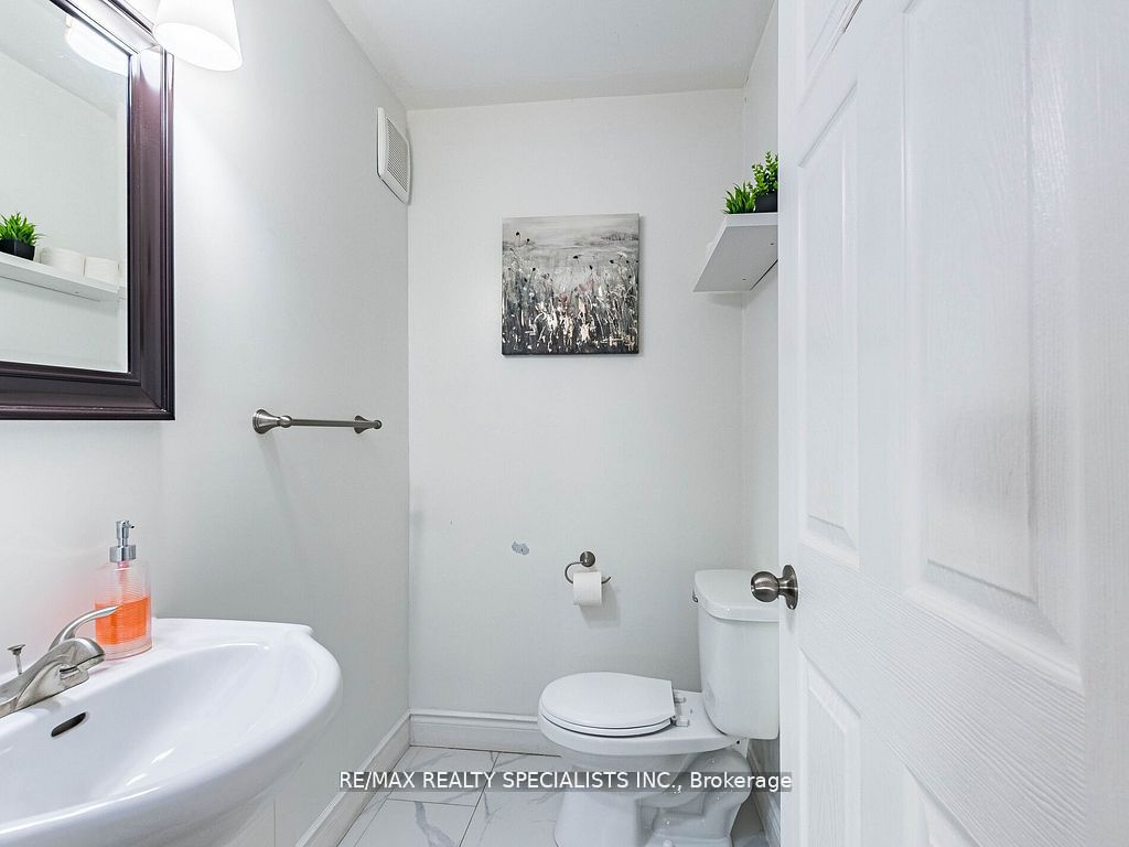 18 Ashford Court Property Photo 19