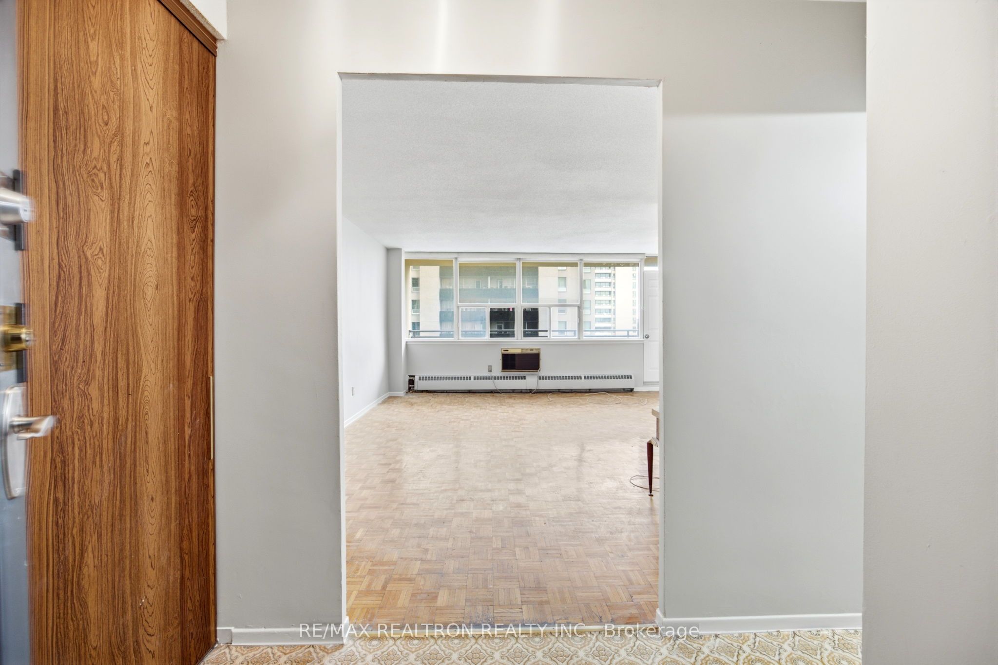 155 Marlee Avenue 909 Property Photo 10