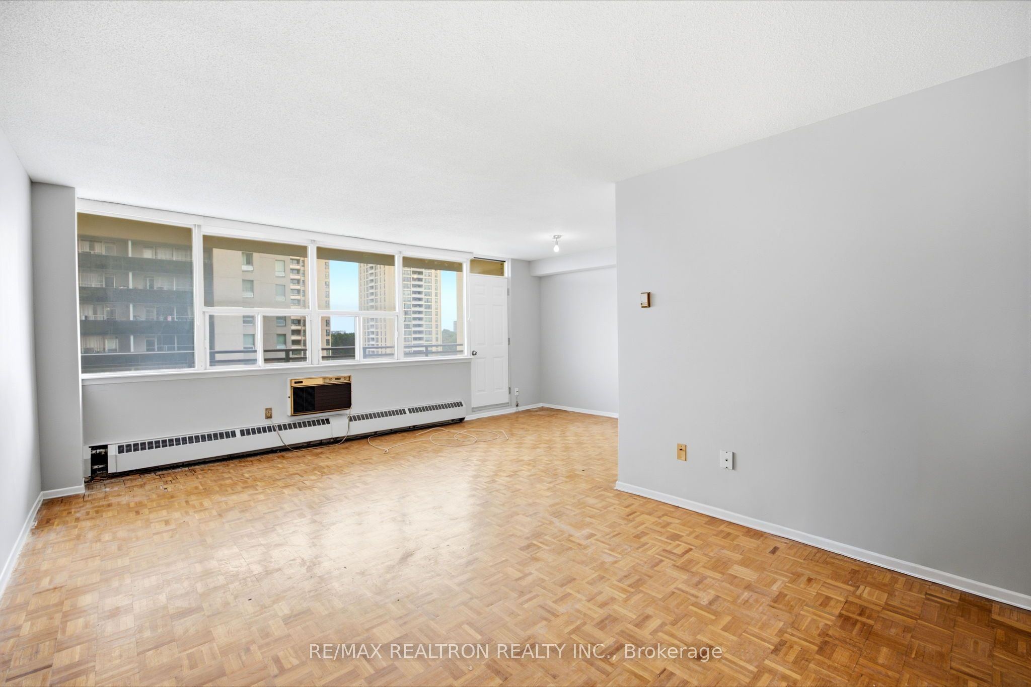 155 Marlee Avenue 909 Property Photo 13
