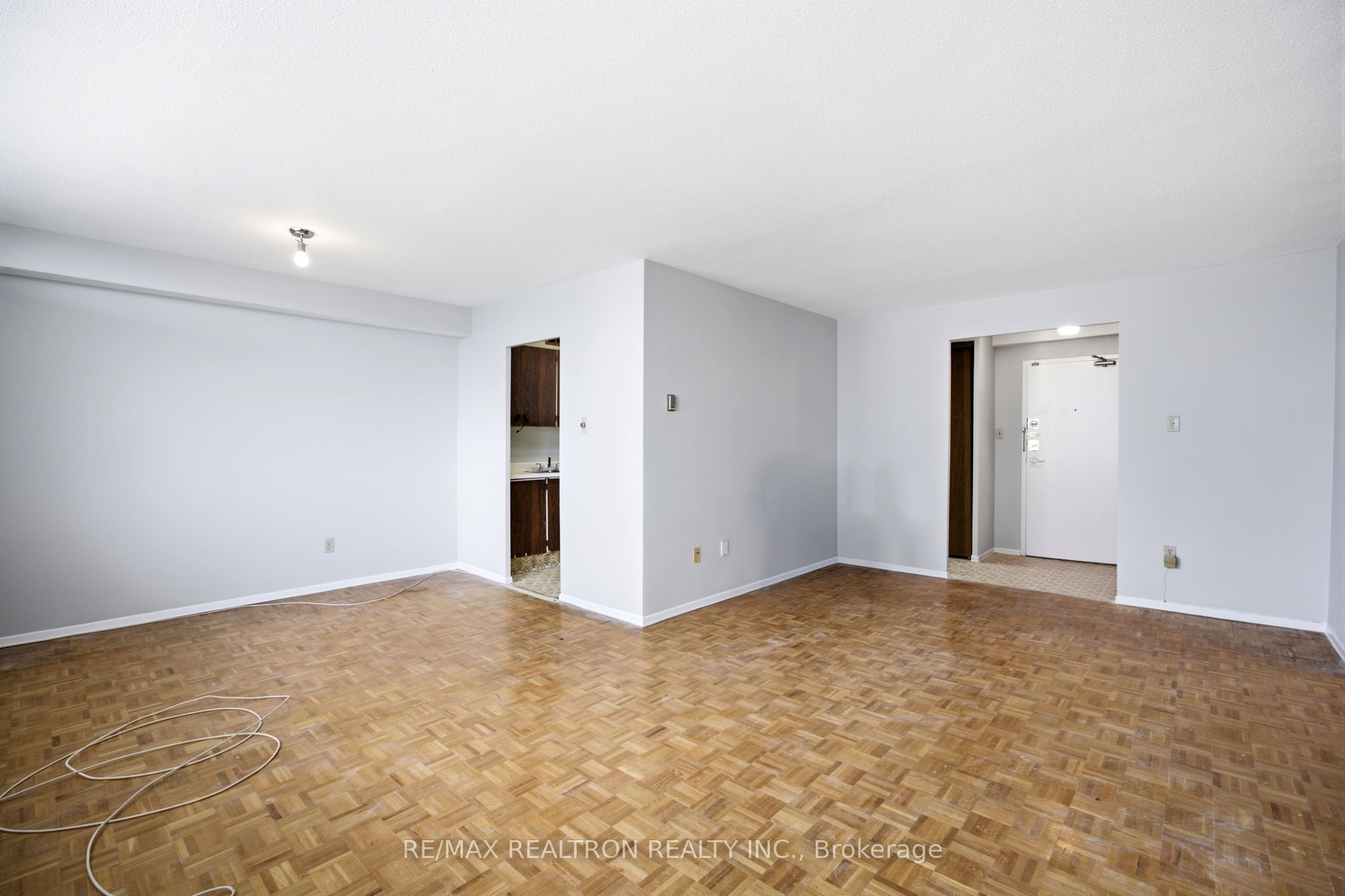 155 Marlee Avenue 909 Property Photo 14