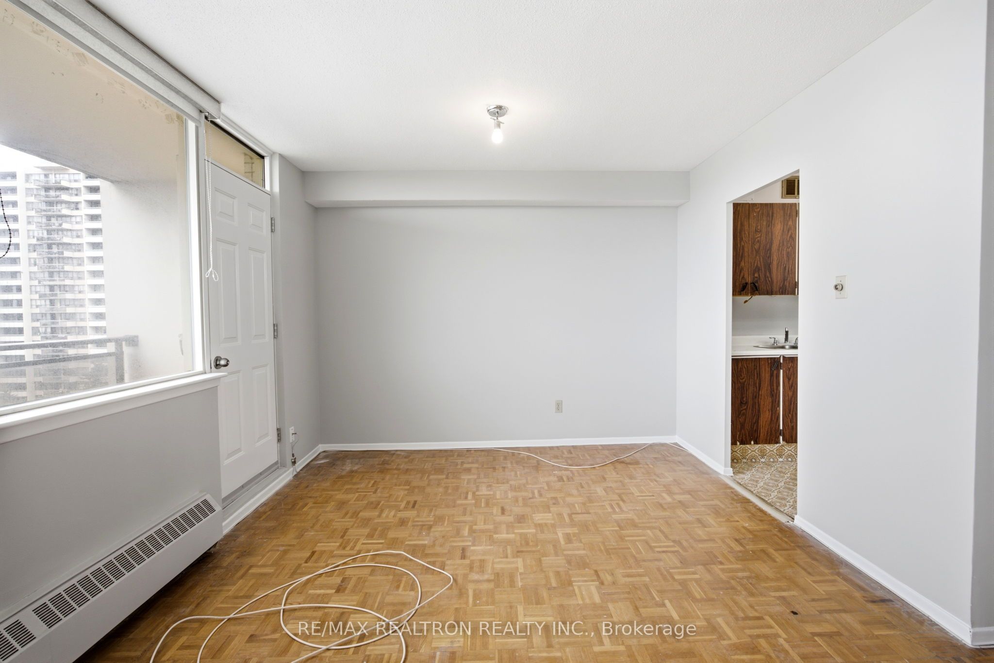 155 Marlee Avenue 909 Property Photo 15